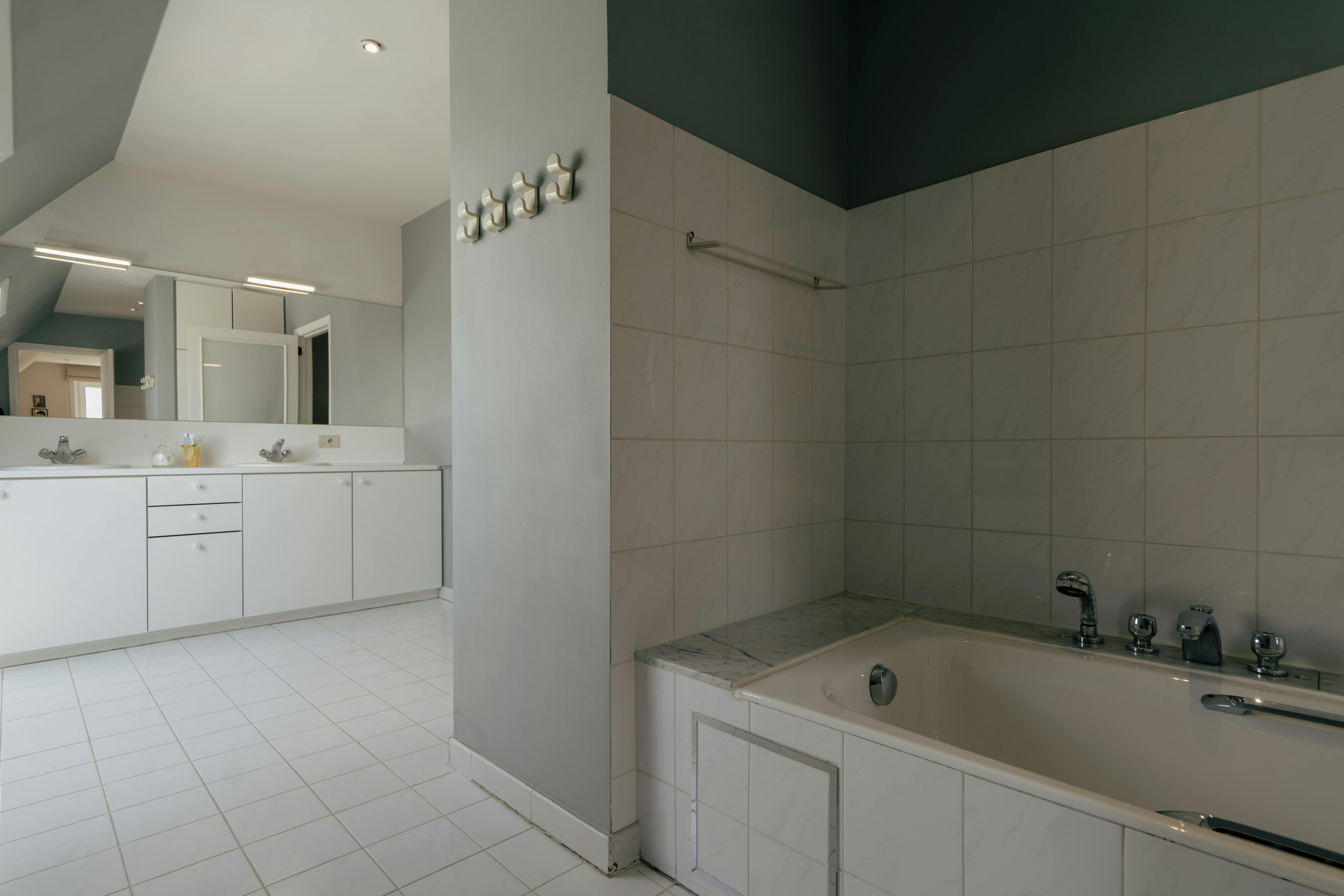 Unieke villa te koop op topligging in hartje Waregem  foto 13