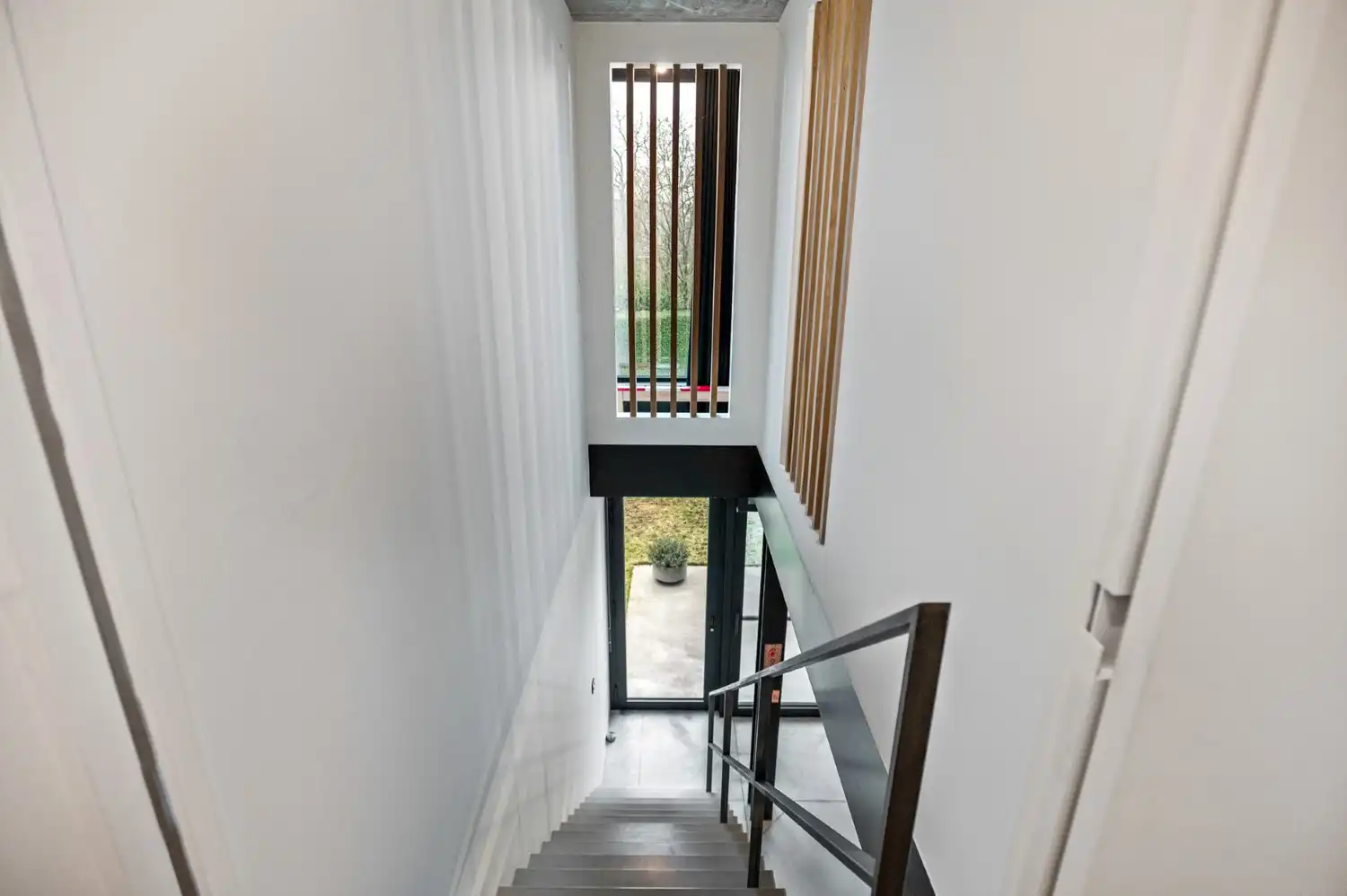 RECENTE HANDELSWONING OP COMMERCIELE LIGGING! foto 27