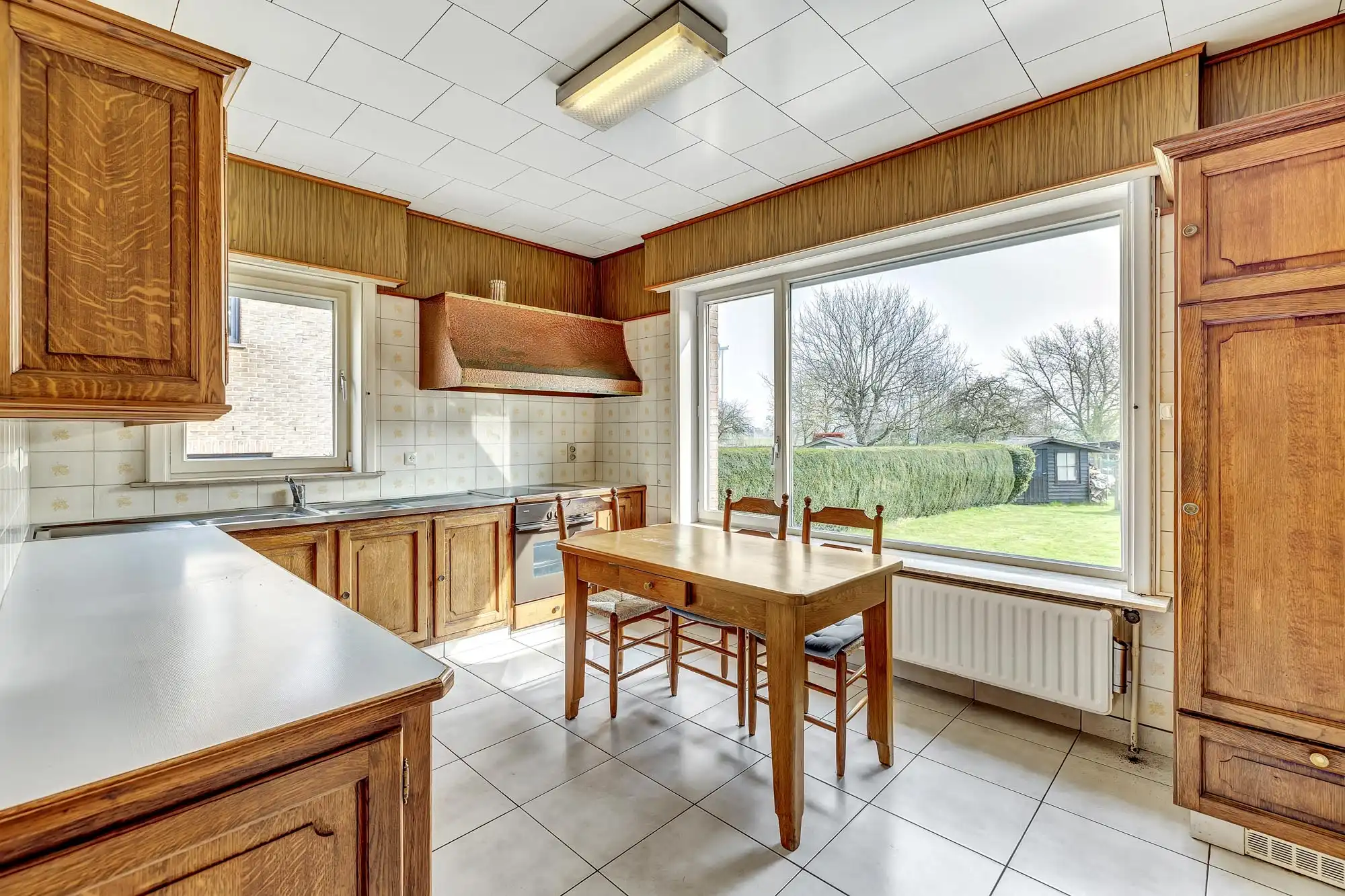 Goed onderhouden woning met garage en tuin foto 6