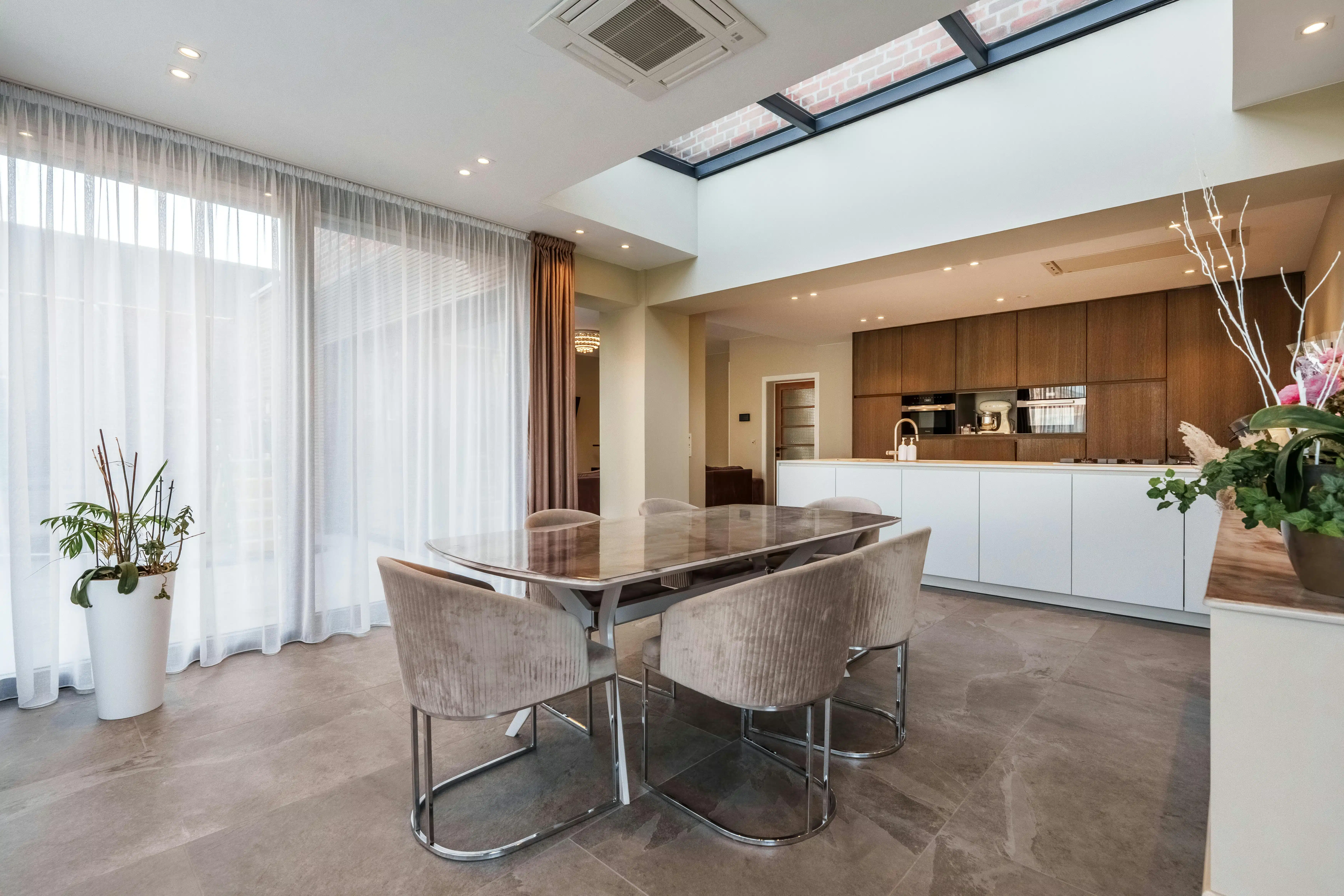 Zeer ruime woning te Roeselare  foto 3