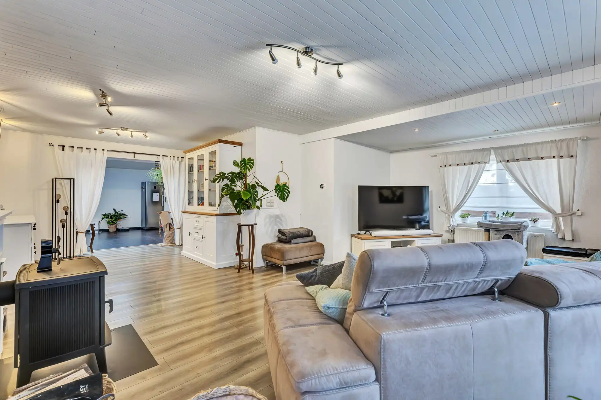 Karaktervolle woning met 5 slaapkamers te Borchtlombeek foto 5