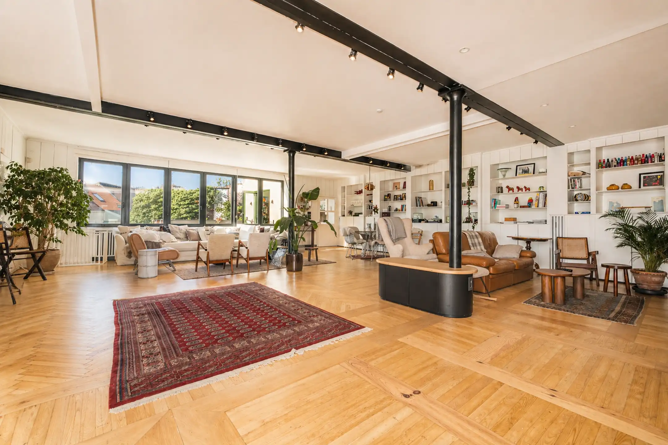 Flagey, uitzonderlijke loft van 330 m² in alle rust foto {{pictureIndex}}