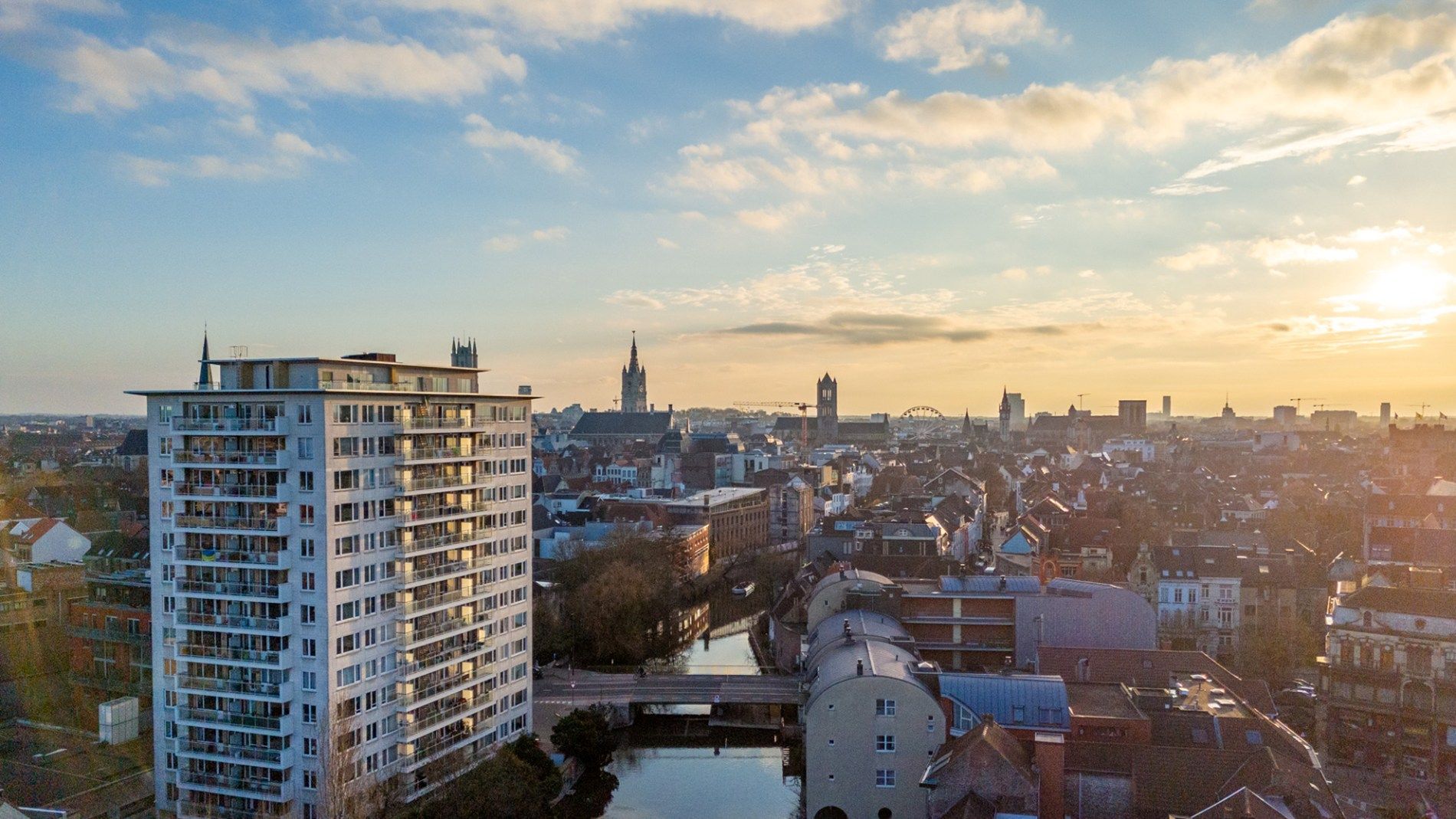 Appartement met 1 slaapkamer gelegen in het centrum van Gent foto {{pictureIndex}}