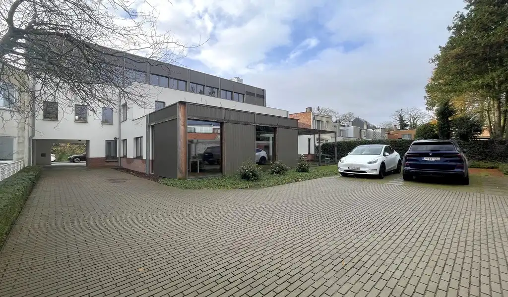 Volledig ingericht kantoor te huur in Wilrijk foto 18