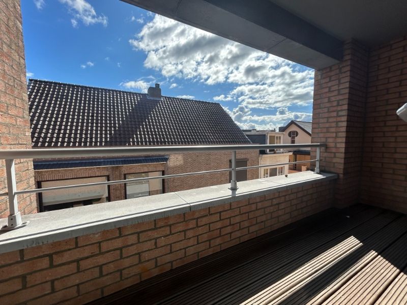 CENTRUM GEEL! 2 slpk appartement met autostpl. én zonnig terras foto 7