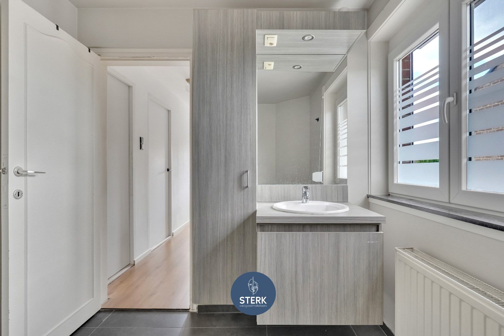 INSTAPKLARE GEZINSWONING OP EEN PERCEEL VAN 688 M² TE LANAKEN !  foto 14