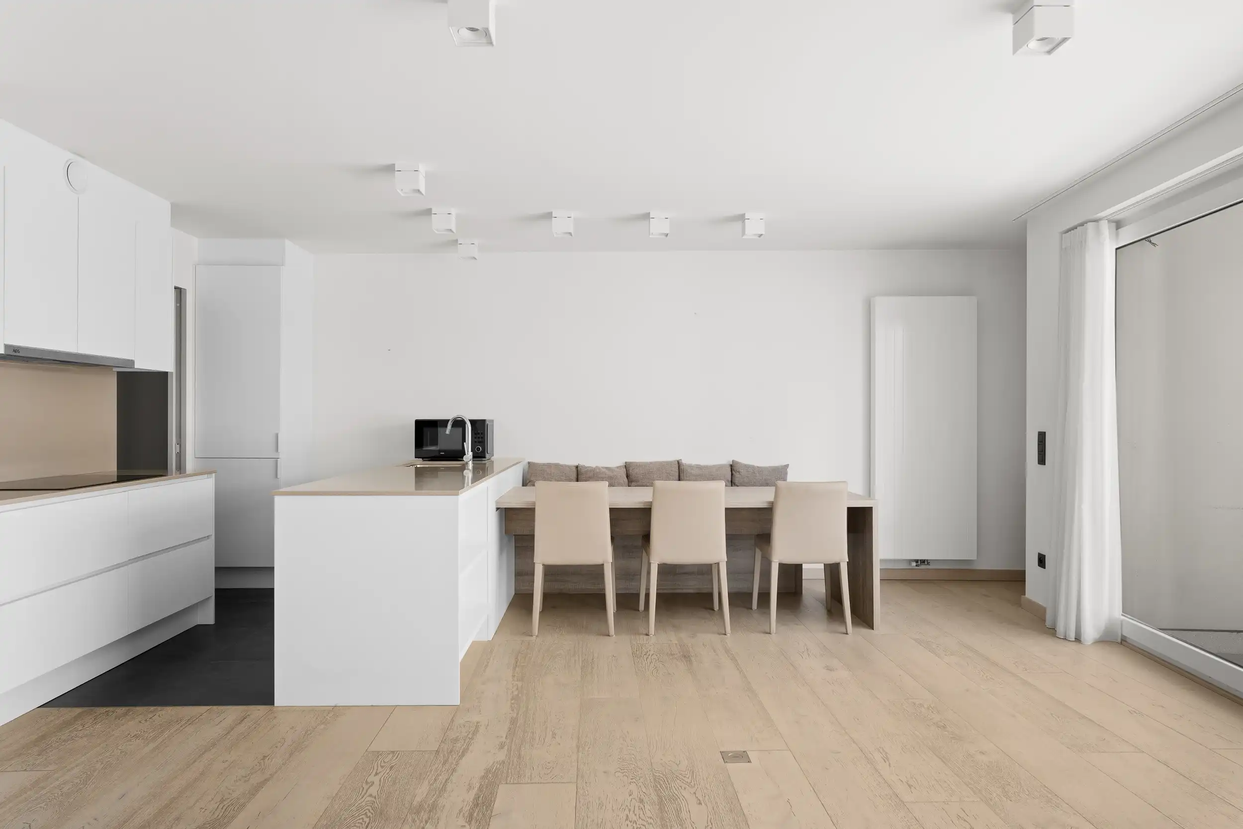 Instapklaar 2-slpk app. met terras vlak bij zee foto 4