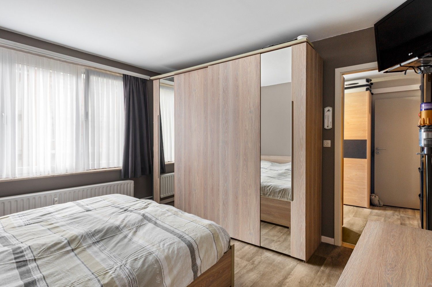 Gezellig appartement met 3 slaapkamers, een terras en garagebox in Deurne! foto 12
