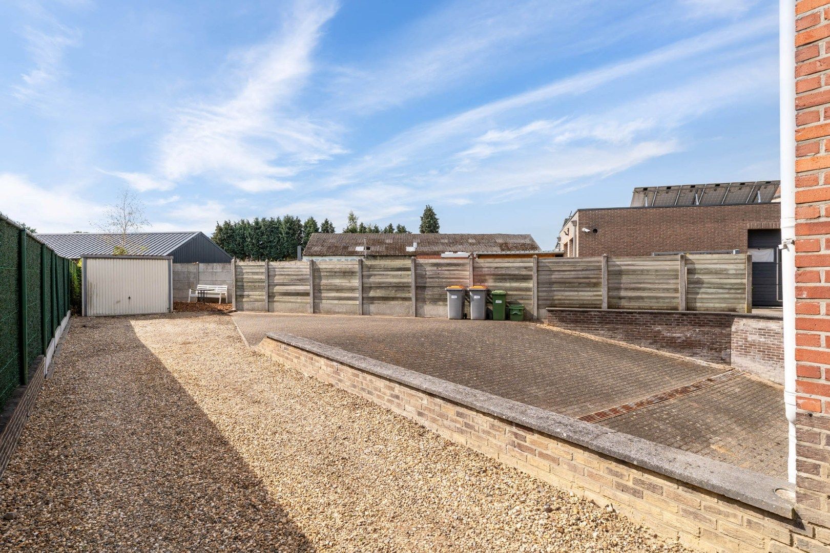 Degelijk doch betaalbaar appartement met twee slaapkamers, garage en berging vlakbij het centrum van Munsterbilzen foto 24