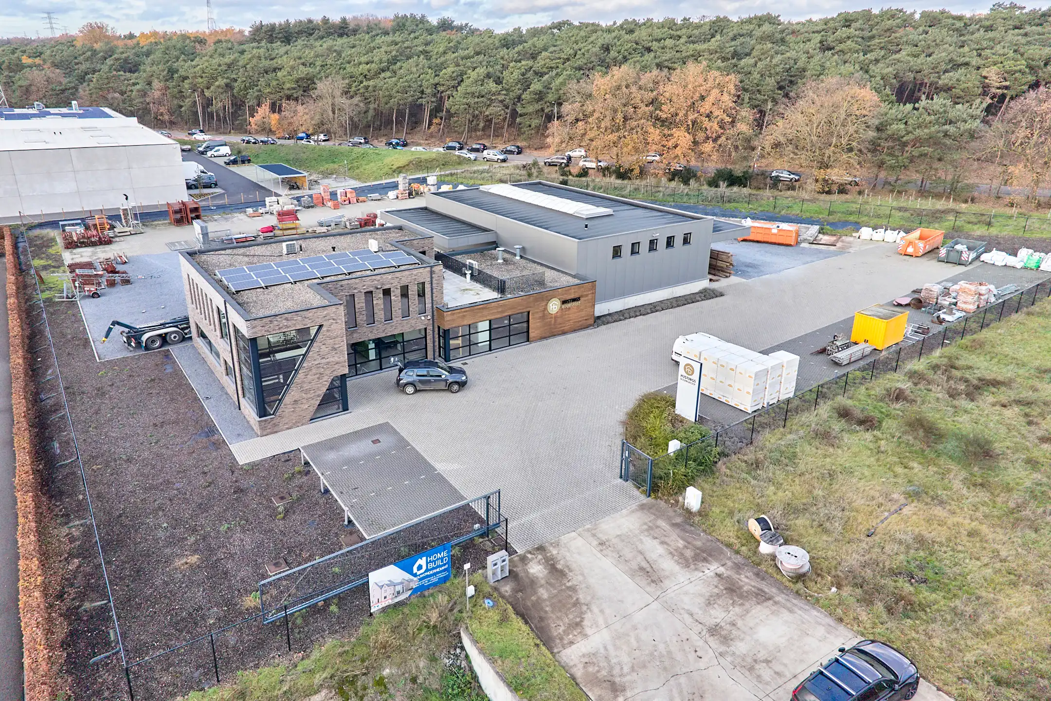 Multifunctioneel bedrijfsgebouw op Genk-Zuid foto 2