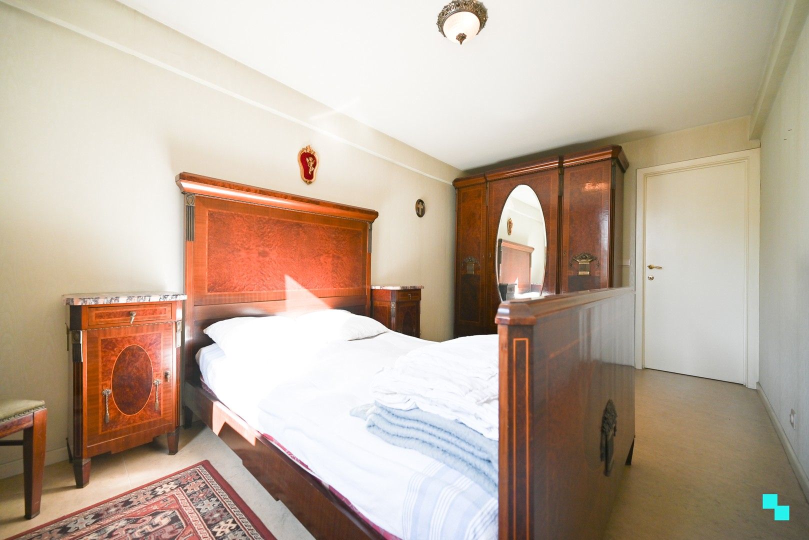 Neoclassicistisch getinte burgerwoning in hartje Izegem foto 26