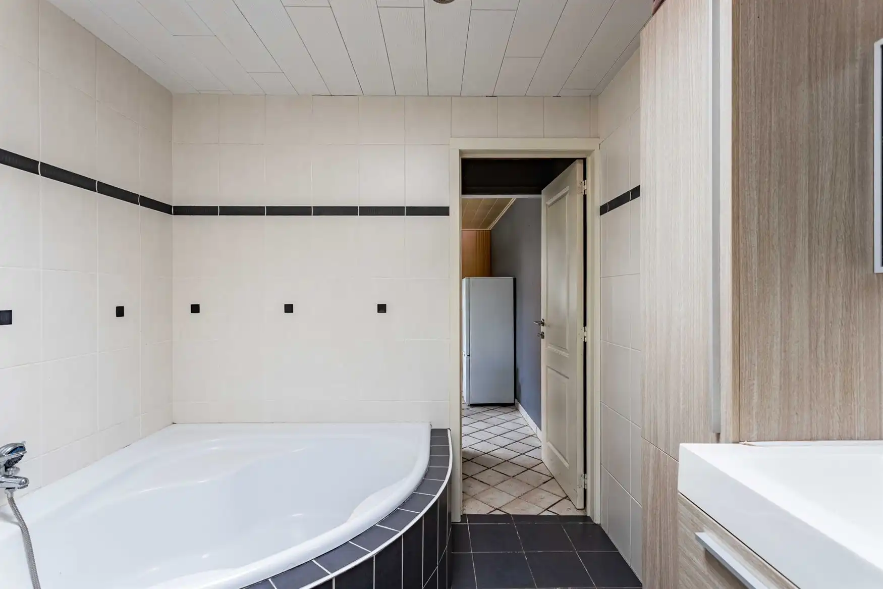 Halfopen woning met zicht op Schipdonkkanaal en velden foto 9