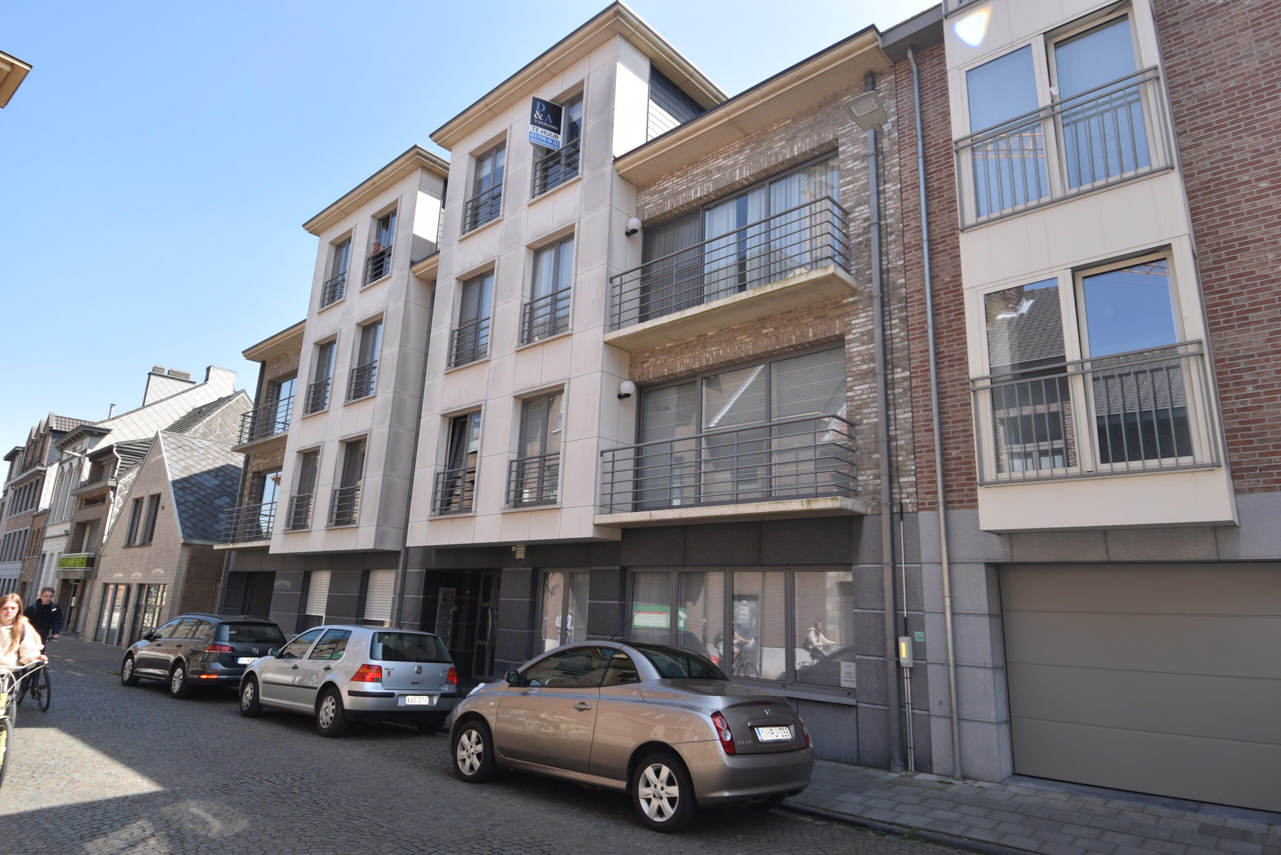 Duplexappartement – Centrum Beveren – Ruimtelijk, luxe en instapklaar foto {{pictureIndex}}