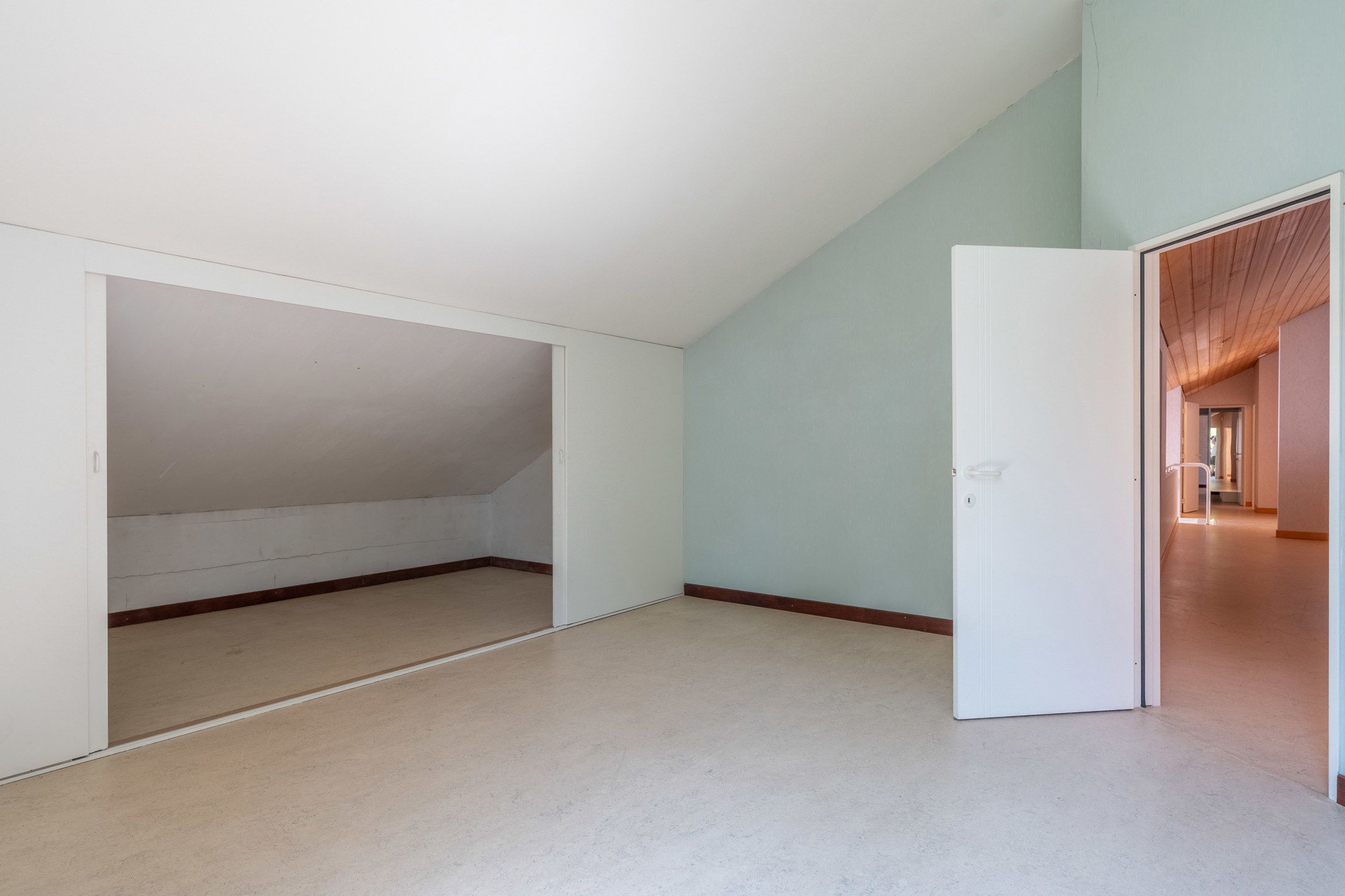 Ruime architectenvilla met 8 slpk's op 1.832 m² te Vosselaar foto 32