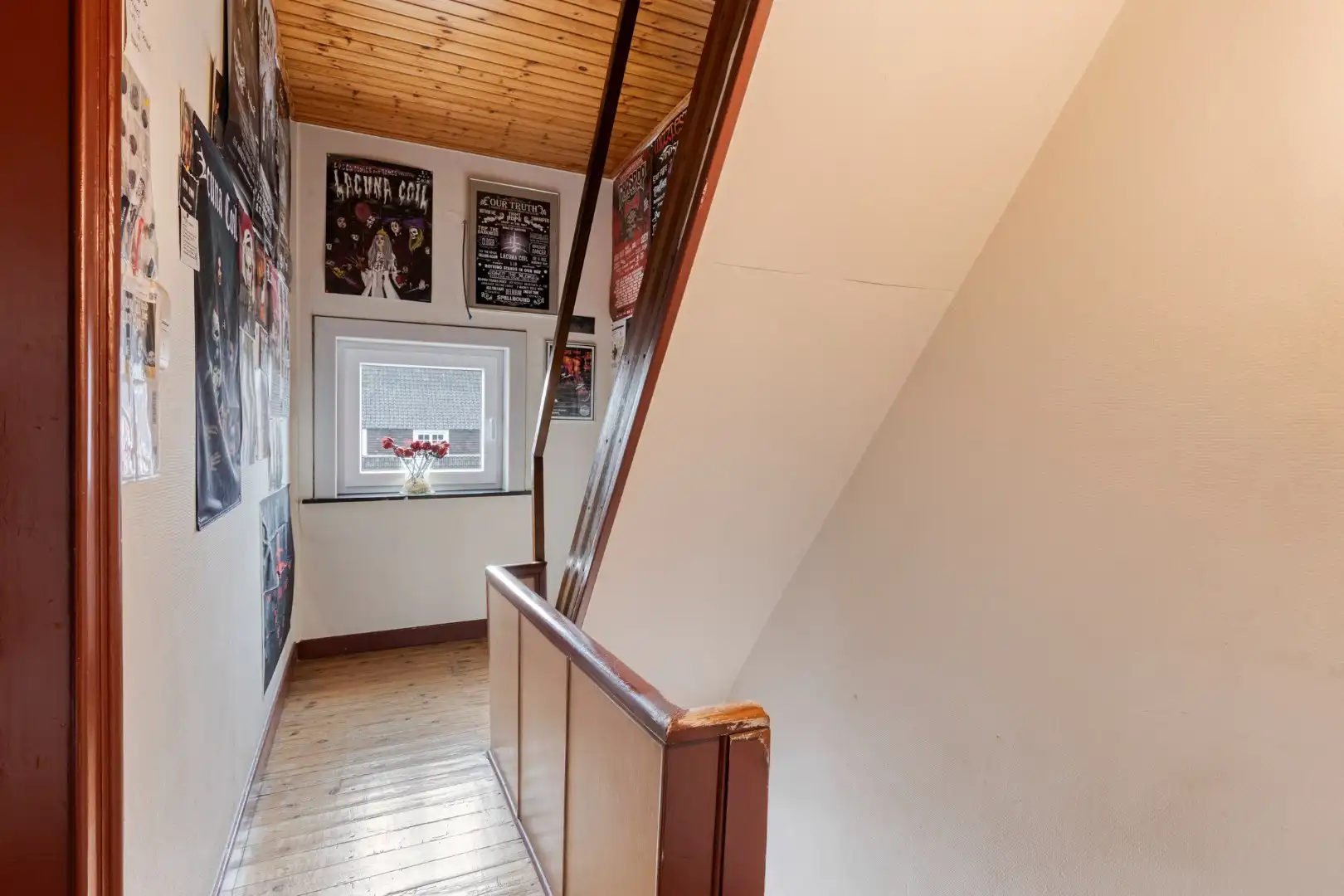 Verzorgde woning met diepe tuin, carport én uitweg! foto 14