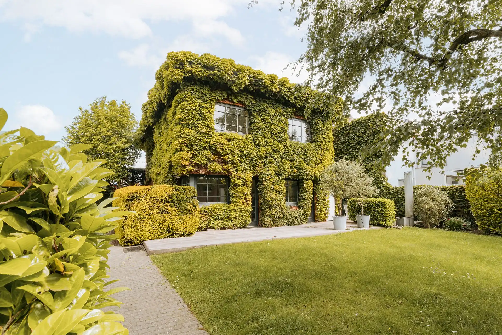 Hoofdfoto van de publicatie: Uniek wonen en werken in het hart van Wilrijk!