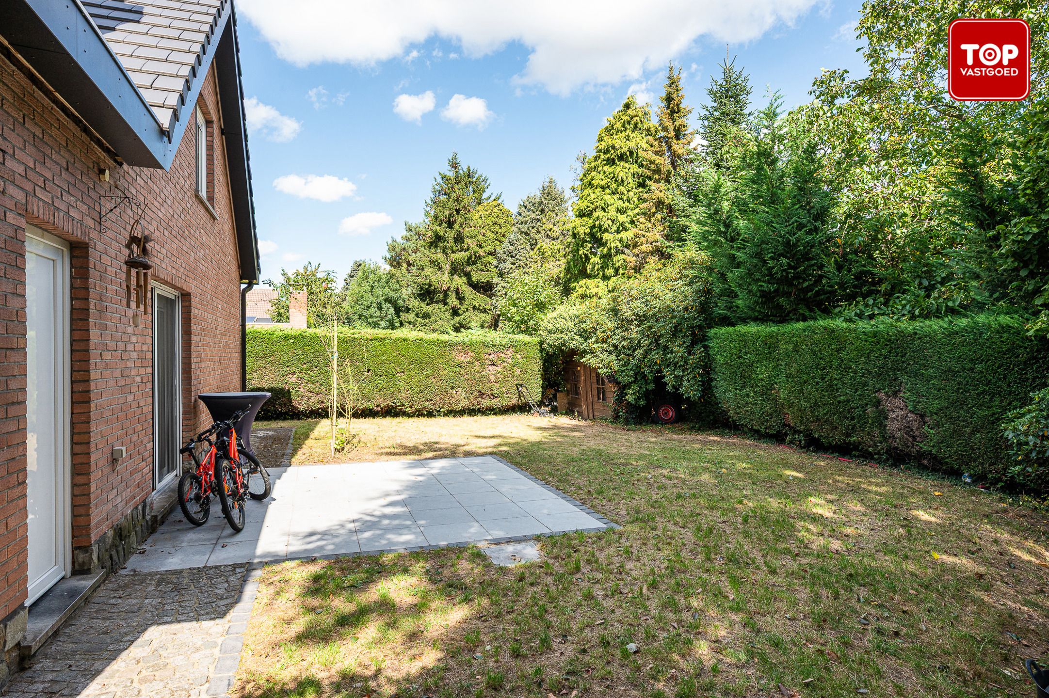 Alleenstaande woning met 3 slaapkamers, 2 badkamers en inpandige garage  foto 23
