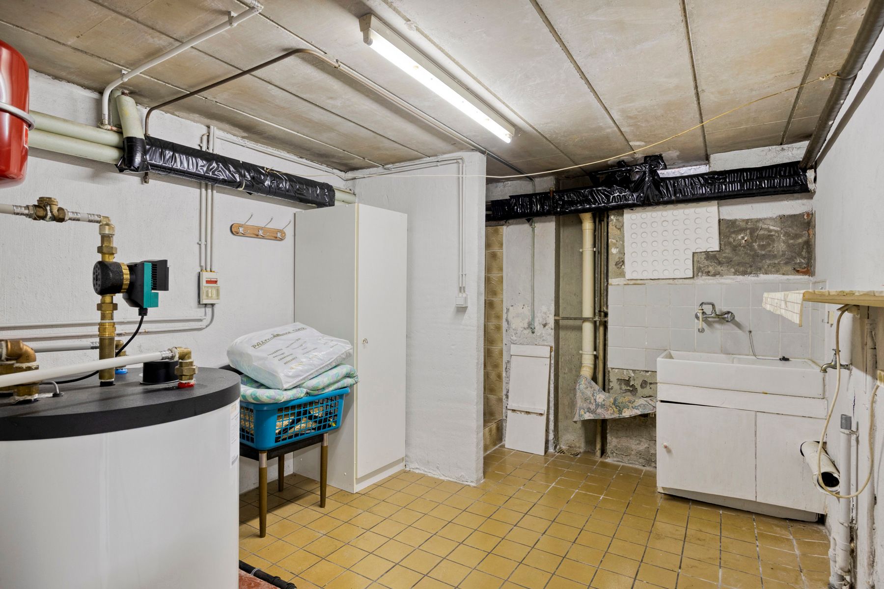 zeer rustig gelegen op te frissen bungalow foto 16