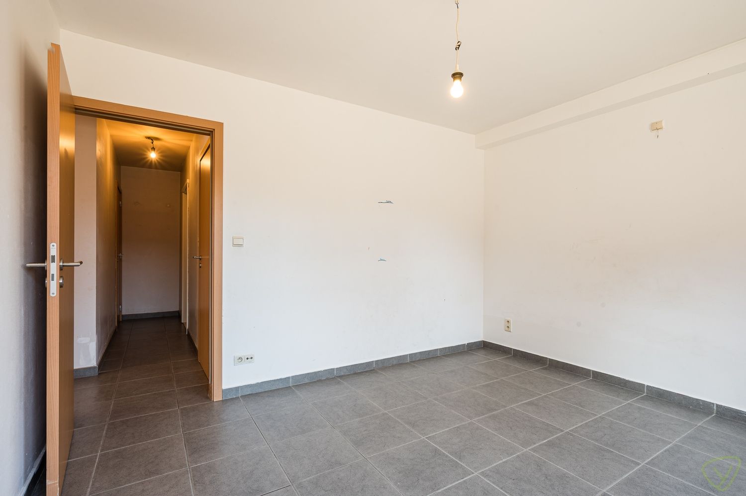 Instapklaar Gelijkvloers Appartement in Eeklo: Comfort en Ruimte op Toplocatie foto 15