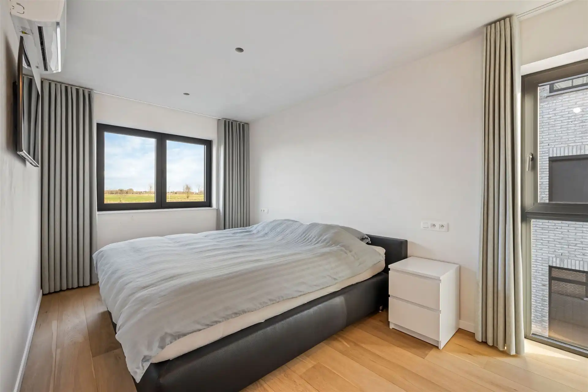 Recente gezinswoning met 5 slaapkamers en losstaande garage op een mooi perceel van 465m² foto 13