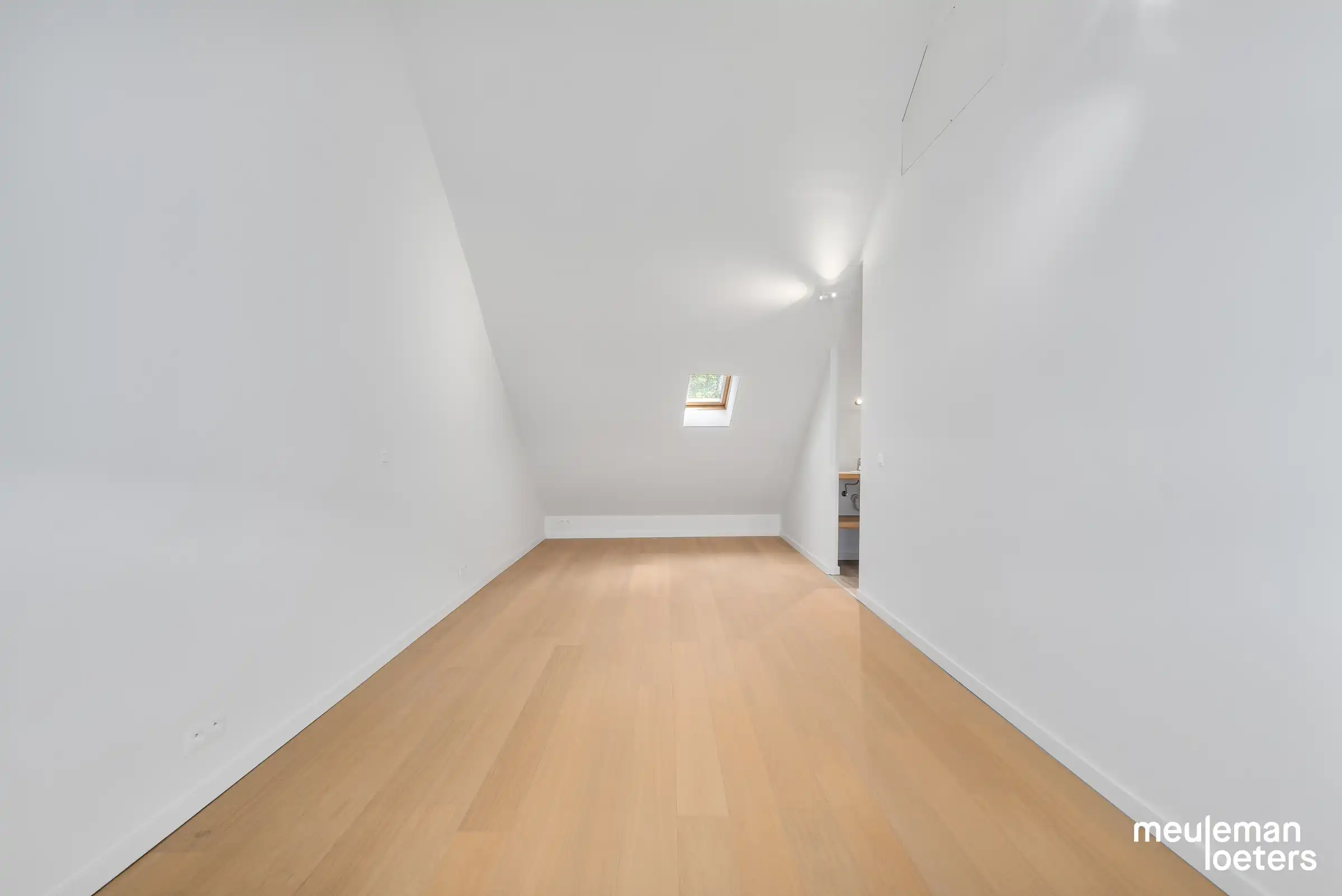 Subliem gerenoveerde rijwoning in het historisch centrum van Brugge foto 11