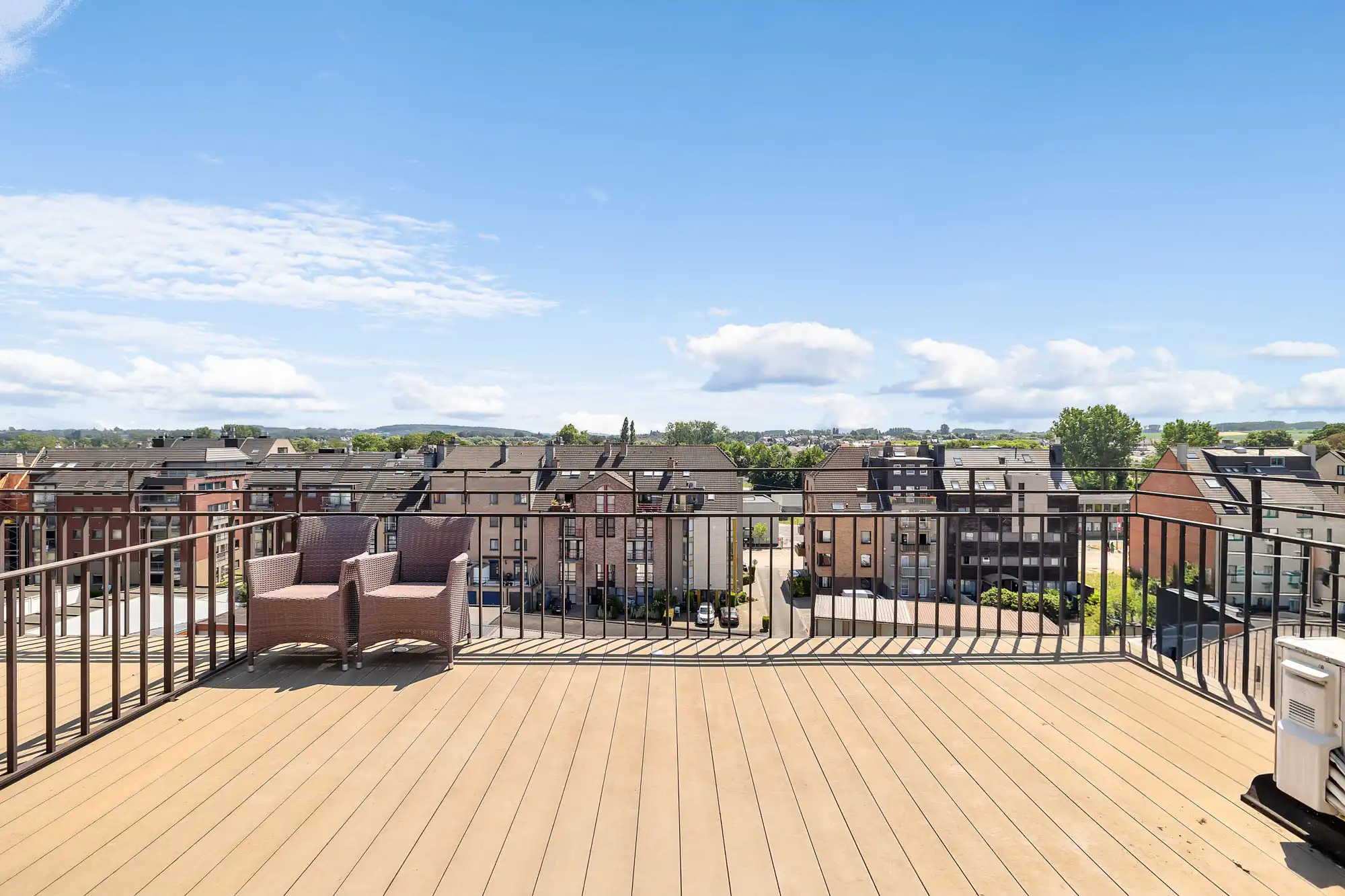 Gerenoveerd penthouse met 2 ruime terrassen in centrum foto 2