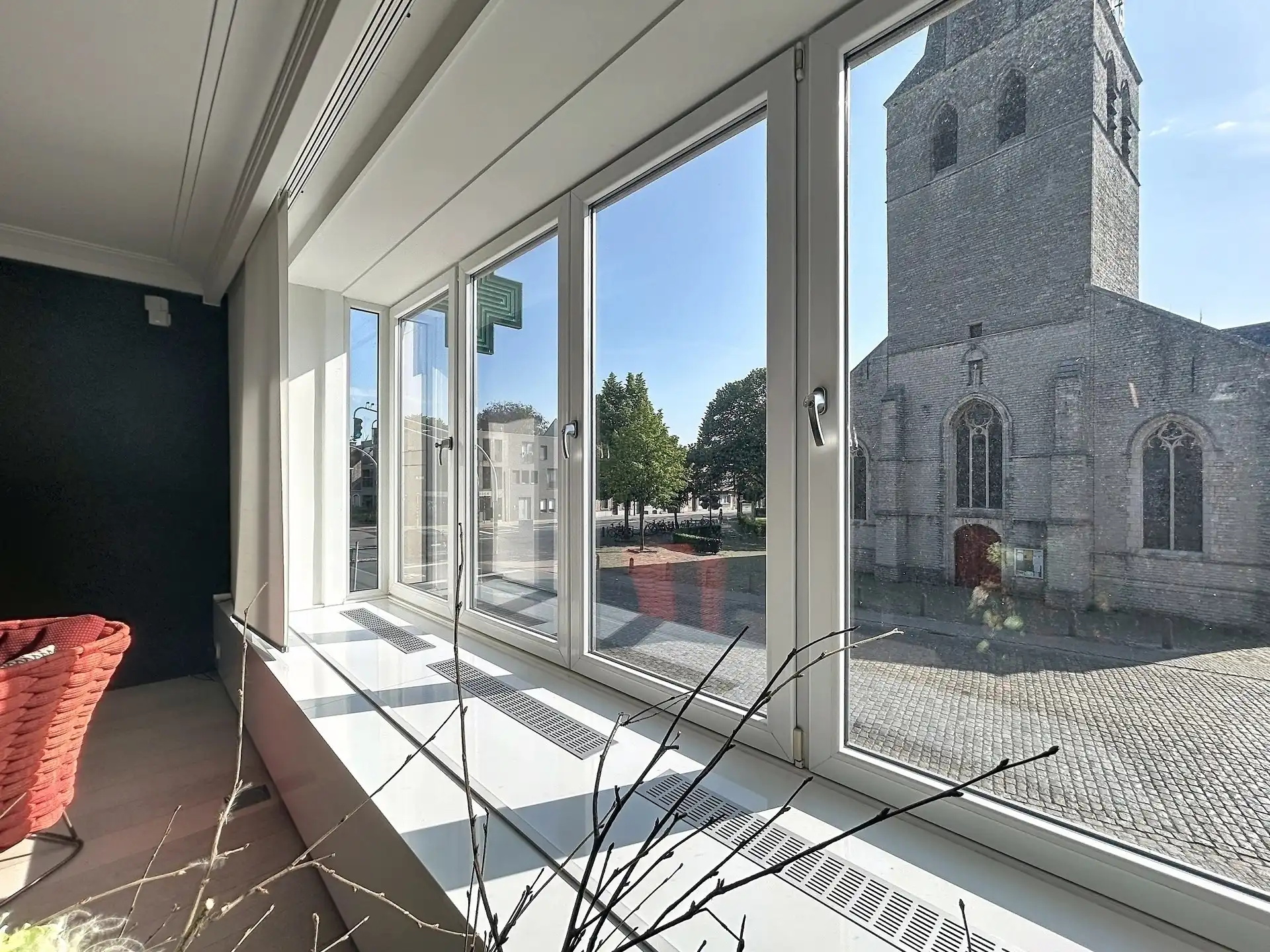 Ruime instapklare gezinswoning met 3 slaapkamers en eindeloze mogelijkheden in het centrum van Vrasene! foto 7