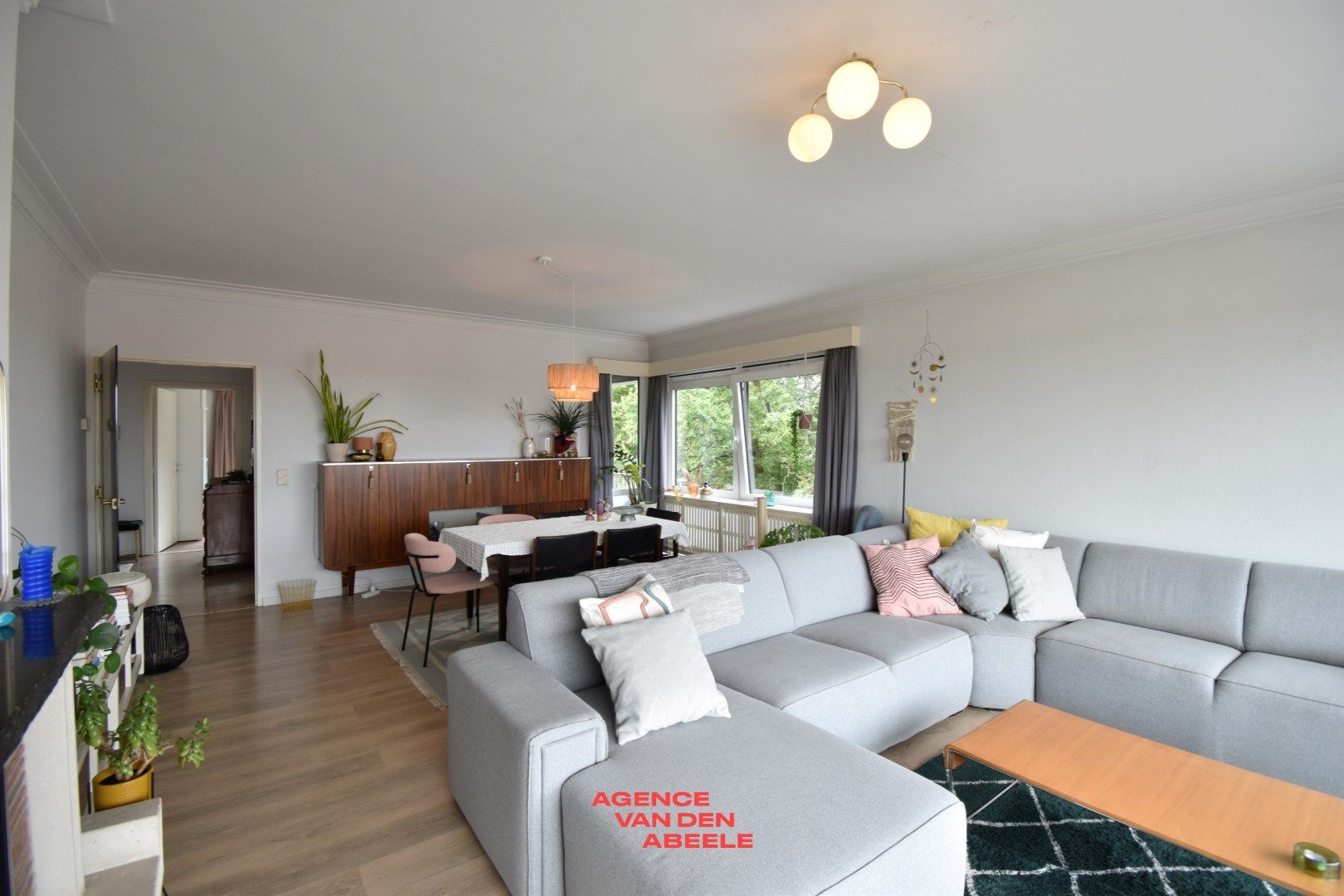 Energiezuinig hoekappartement met 3 slaapkamers en garage  foto {{pictureIndex}}