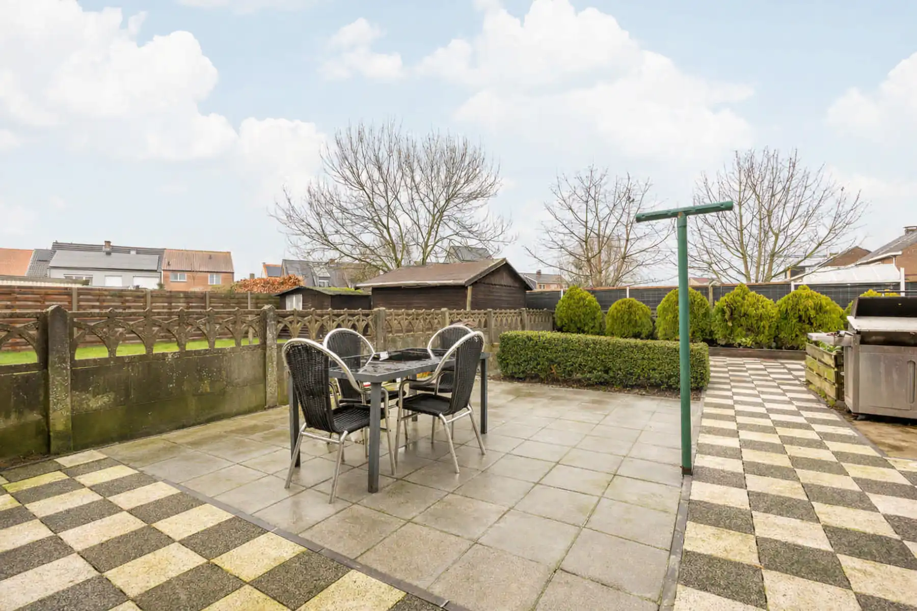 Charmante woning met drie slaapkamers. foto 21