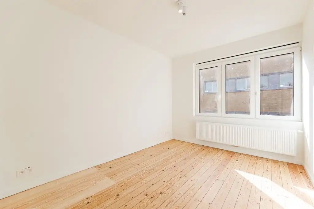 Prachtig gerenoveerd appartement in Deurne-zuid foto 9