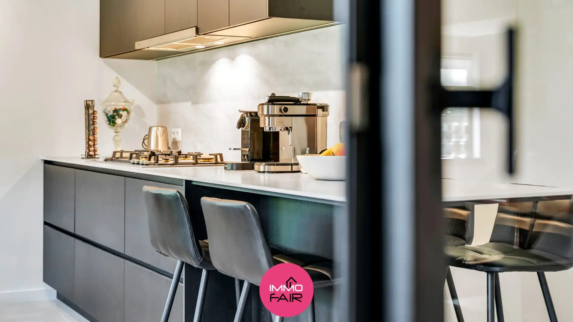 Exclusieve, karaktervolle villa met authentieke elementen in rustige, bosrijke omgeving foto 10