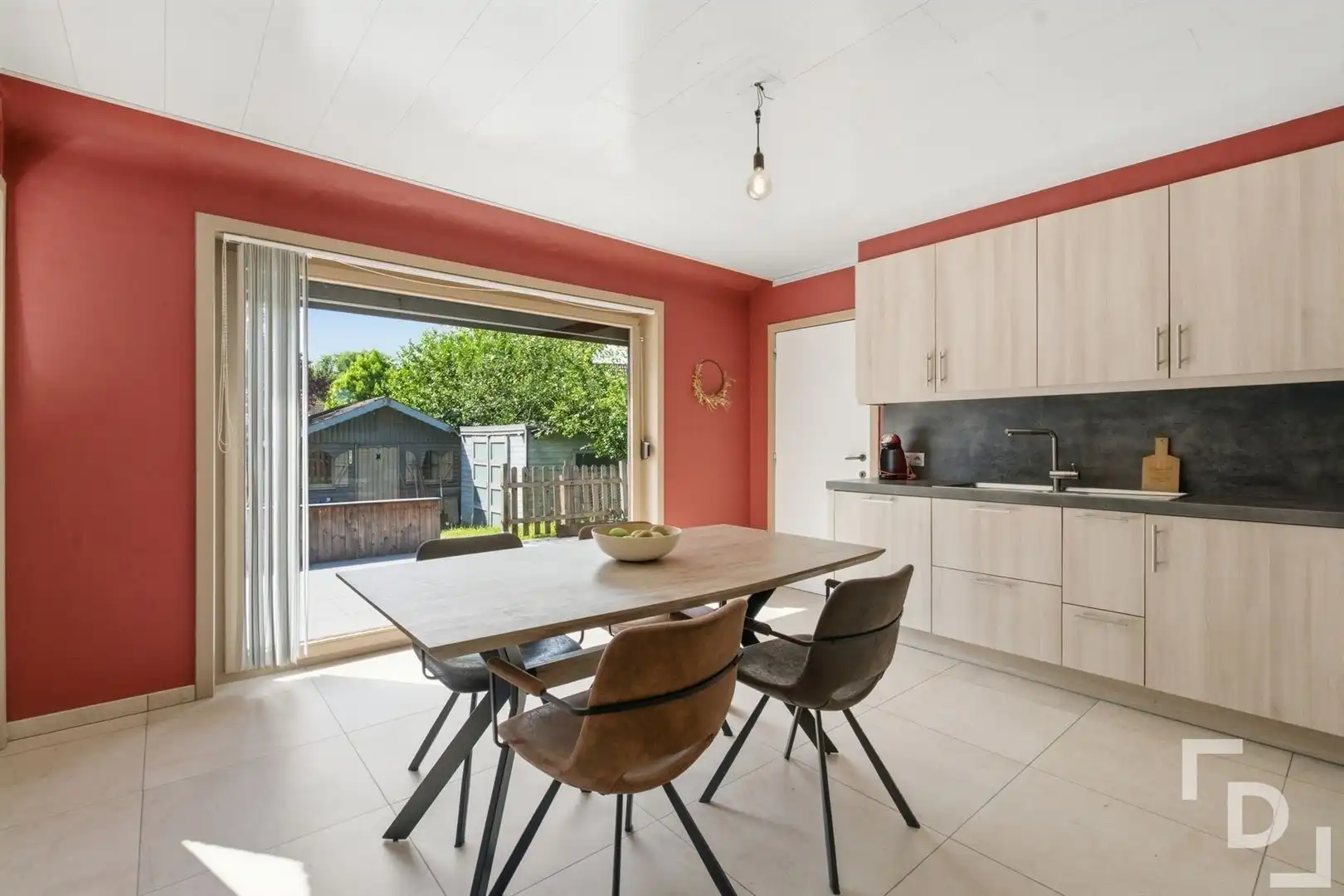 Ruime villa in residentiële woonwijk in Poperinge. foto 6