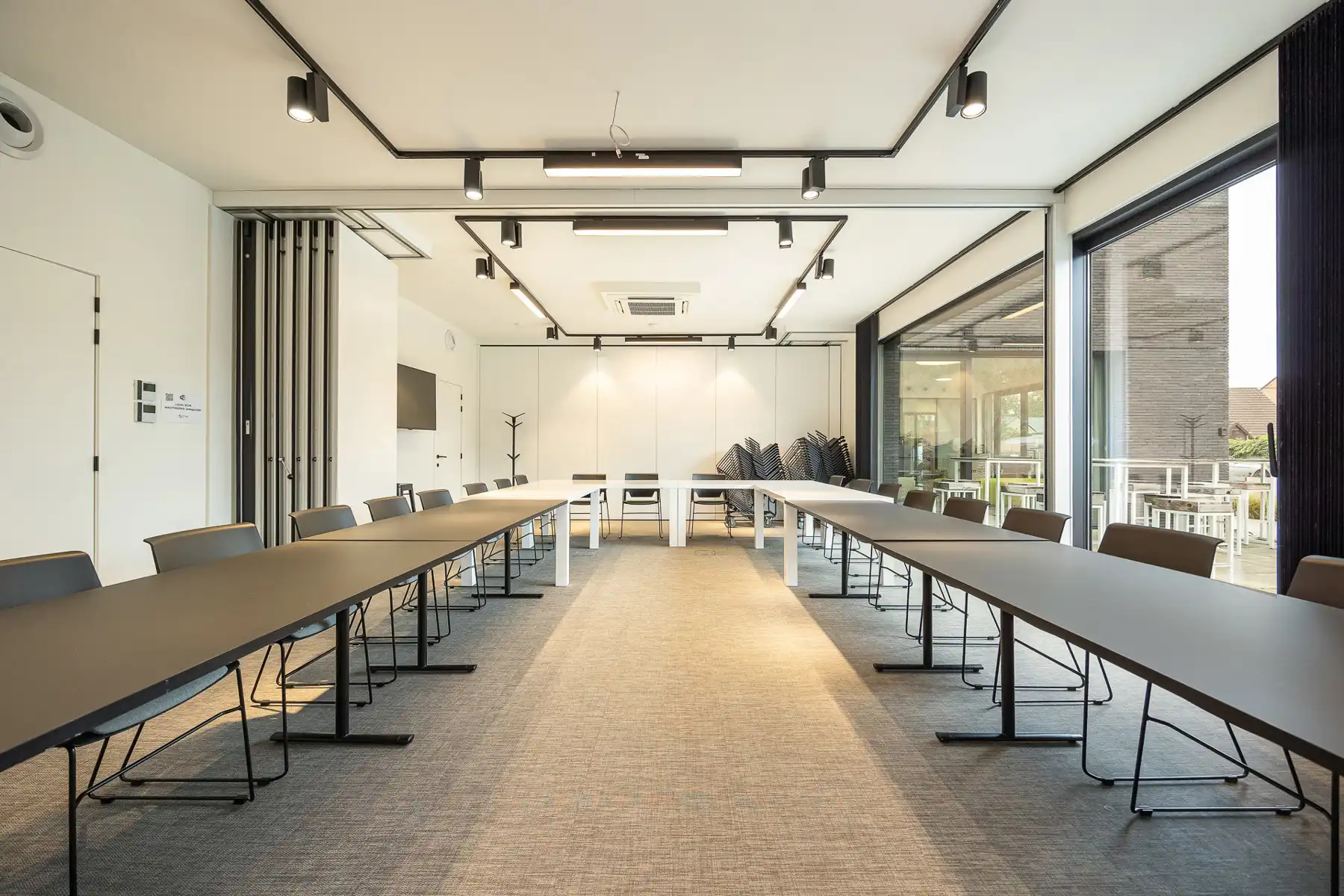 Businesscenter  foto {{pictureIndex}}