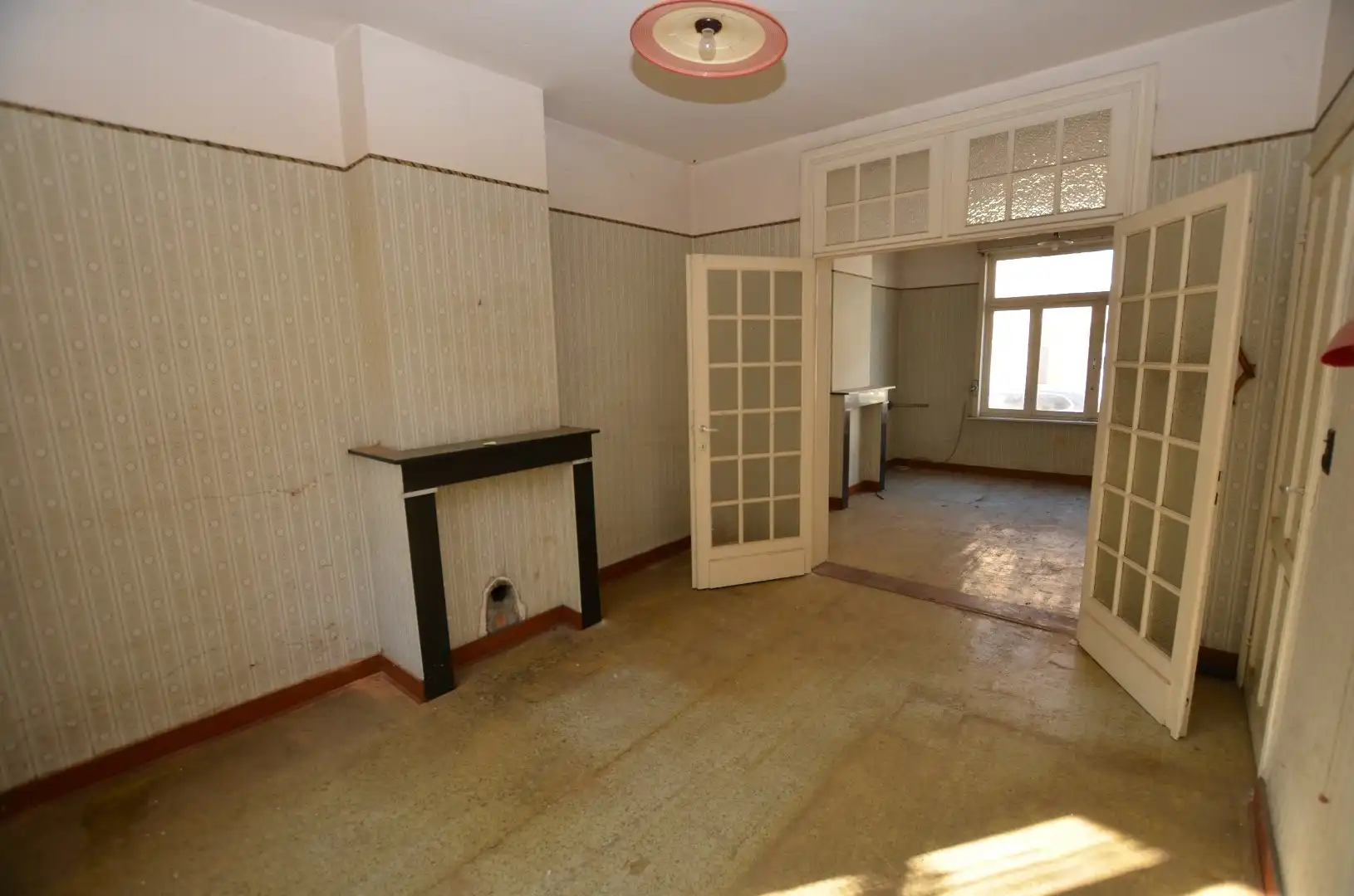 Te renoveren woonhuis foto 4
