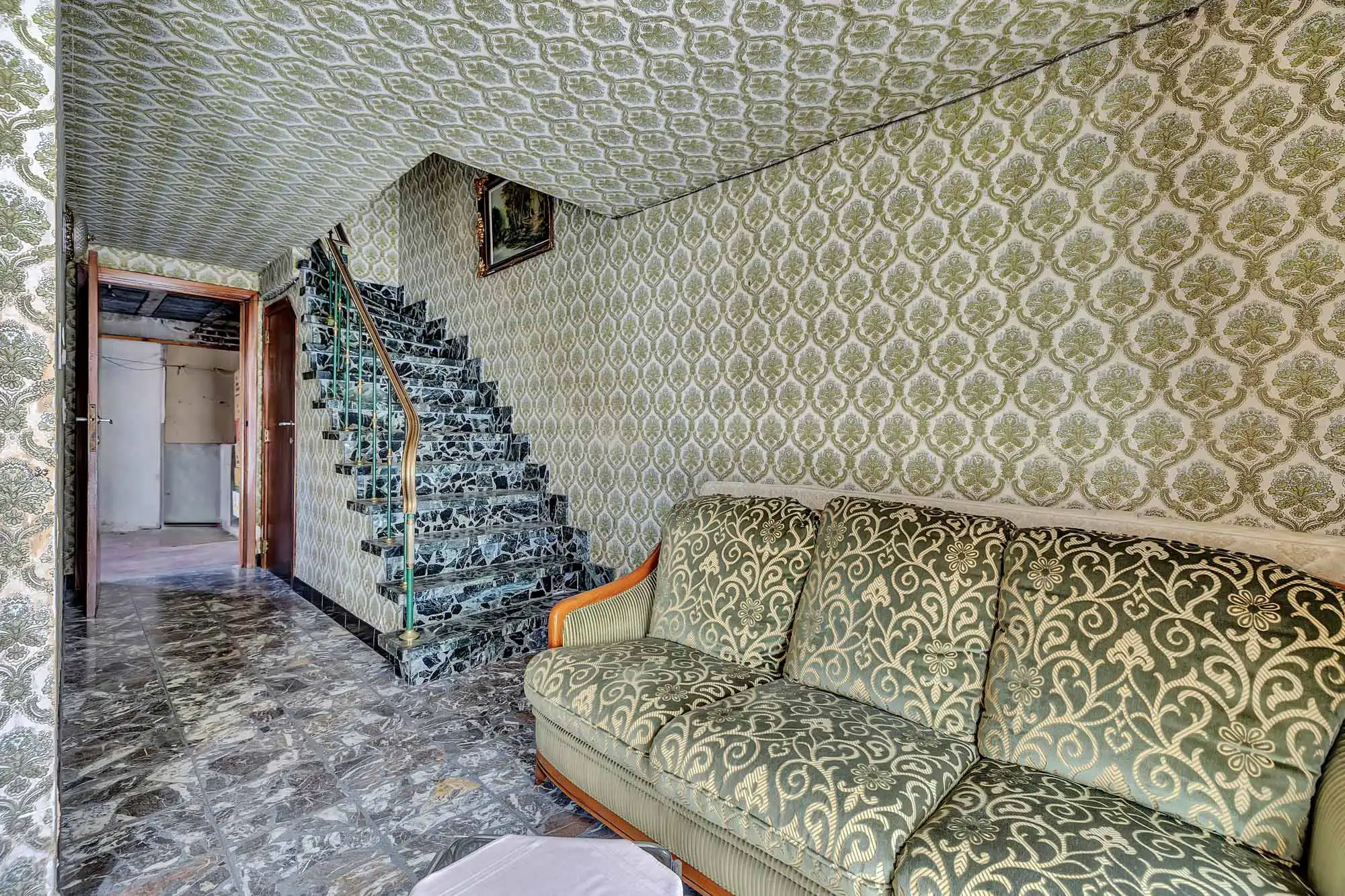 Solide, te renoveren bel-étage op goede ligging foto 7