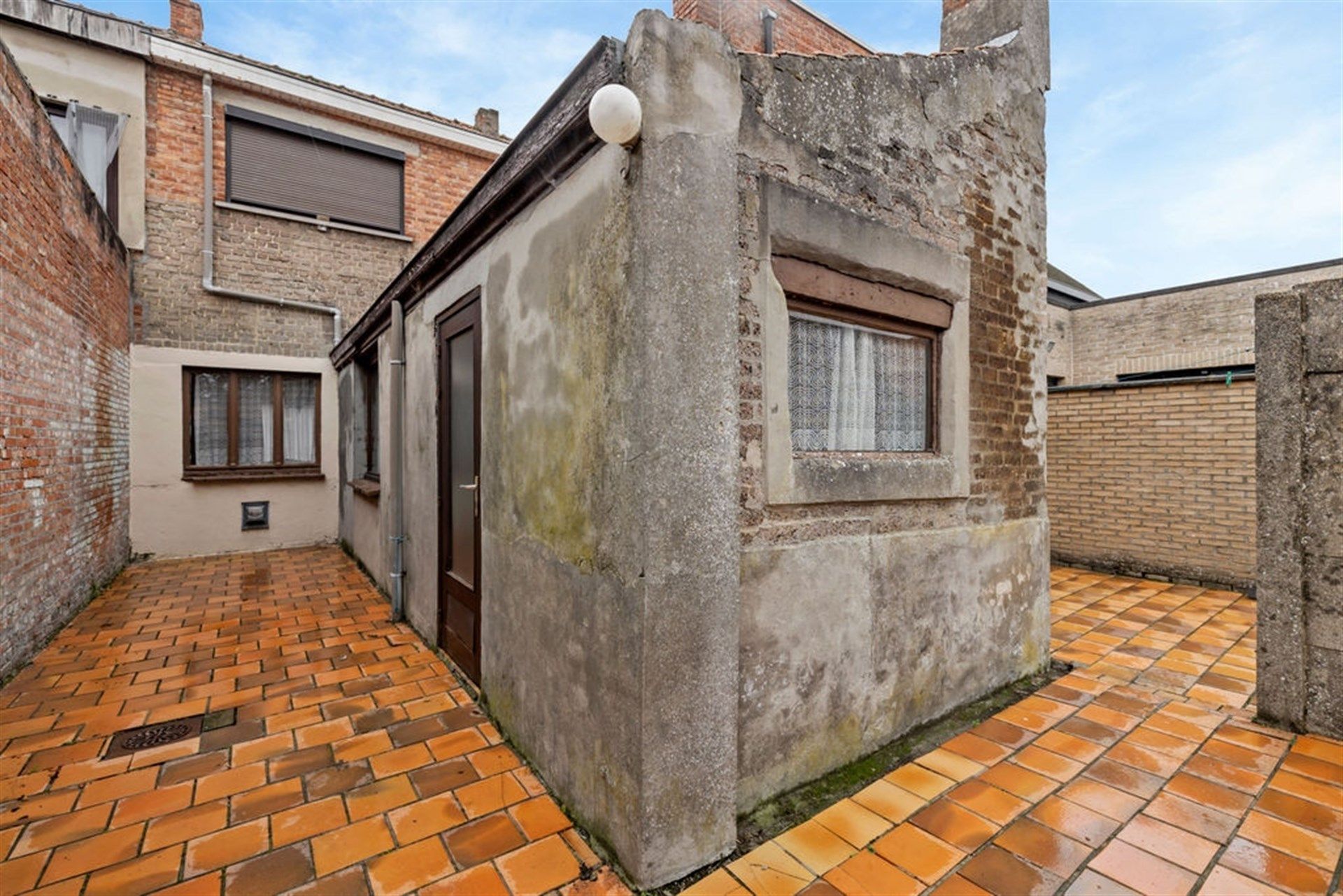 Potentiële gezinswoning of 2 bouwgronden in het hartje van Sint-Gillis-Waas foto 24