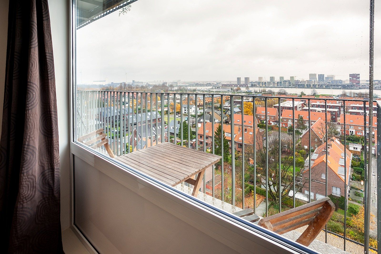 1-slaapkamer appartement op de 11de verdieping foto 3