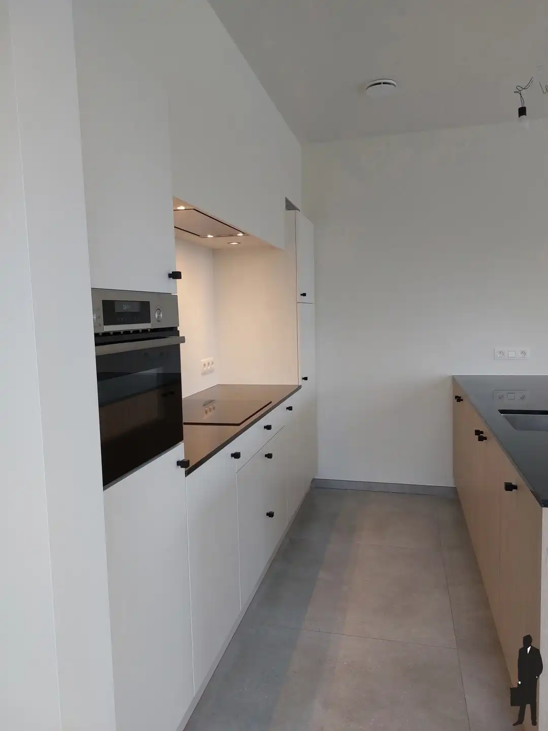 Zeer recente (nieuwbouw 2 jaar oud) energiezuinige halfopen bebouwing met 3 slaapkamers, nieuwste technieken zoals warmtepomp, zonnepanelen, … en open zicht op veel groen van de omliggende landerijen. foto 4