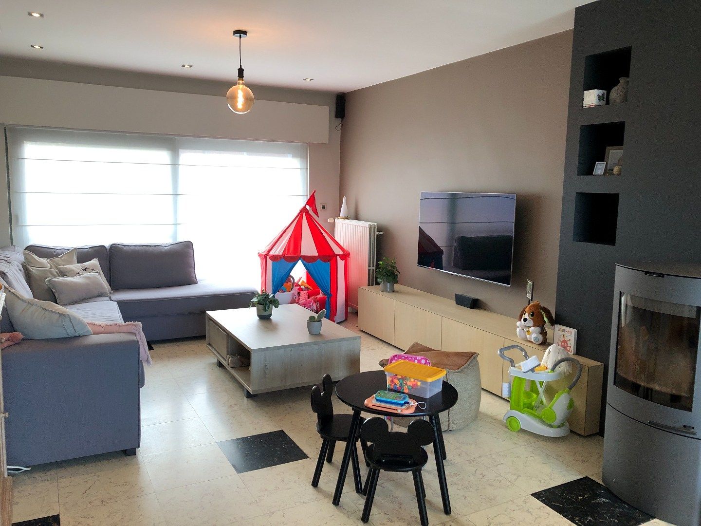 Mooi gerenoveerde woning met 3 slaapkamers, grote garage en tuin! foto 3