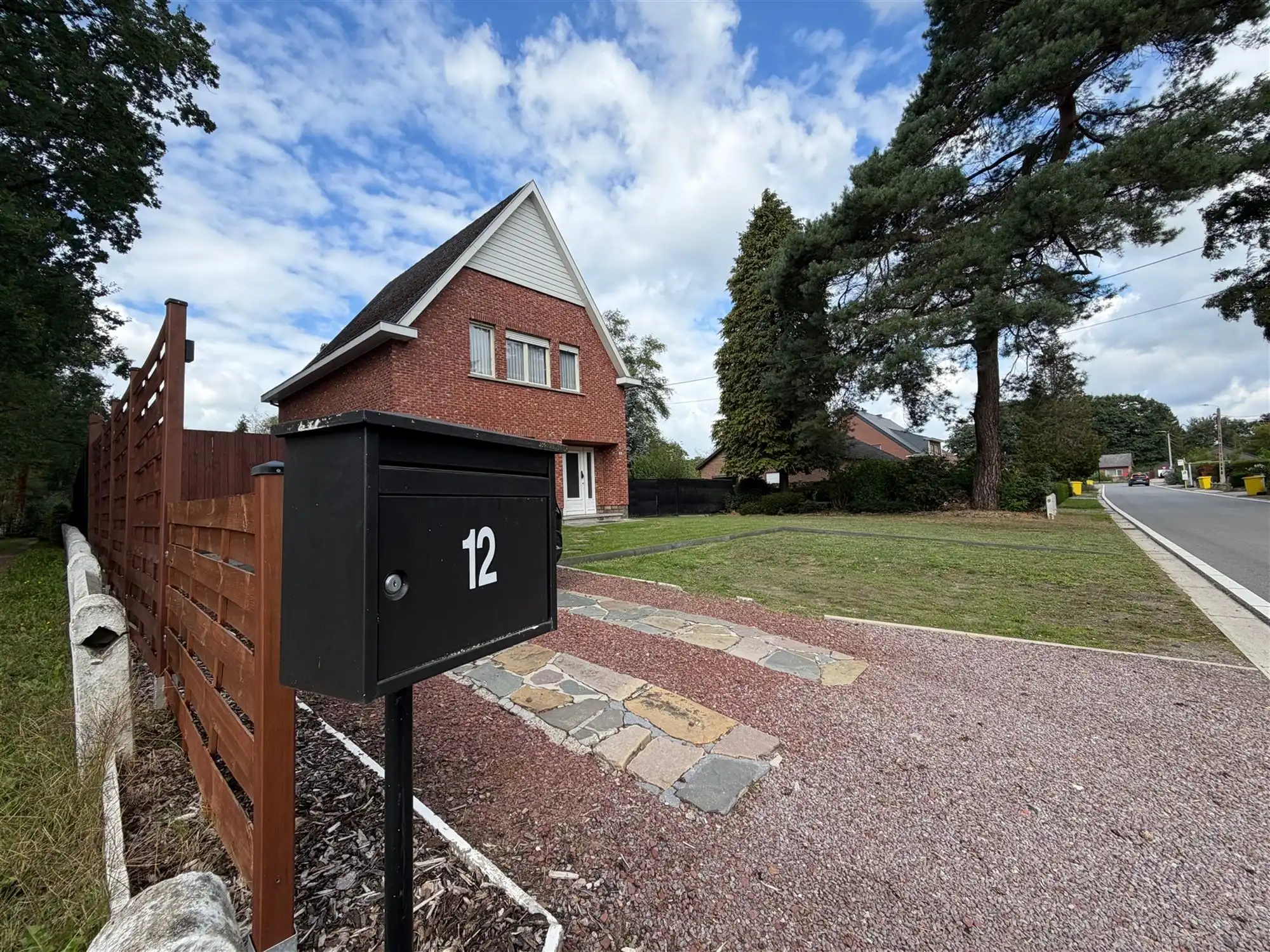 Te renoveren woning op een perceel van 14 are 75 in Baal foto 2