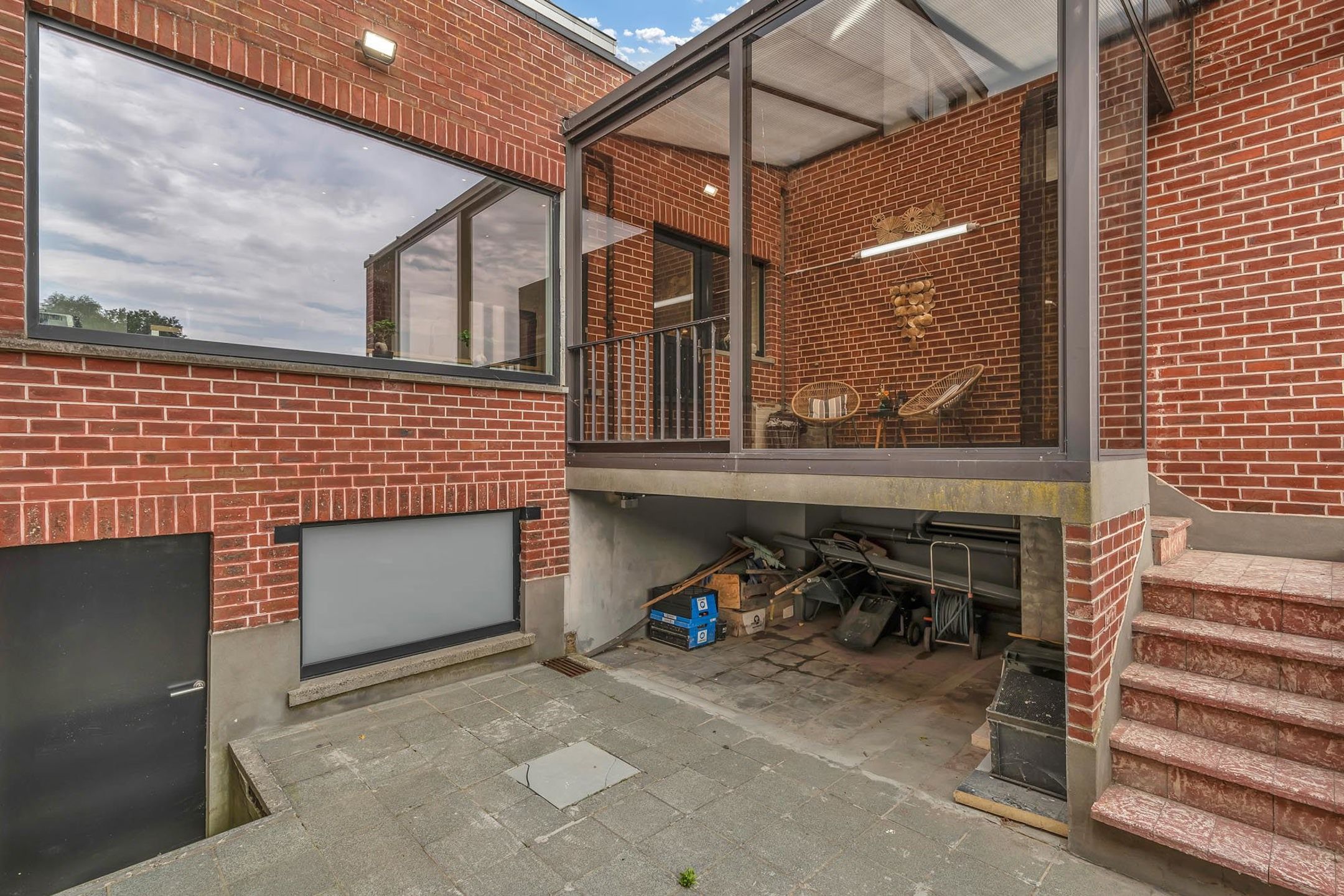 Gerenoveerde woning met 4 slaapkamers en 2 badkamers.  foto 20