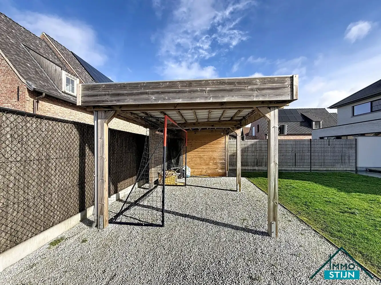 Landelijk gelegen woning met vijf slaapkamers foto 18