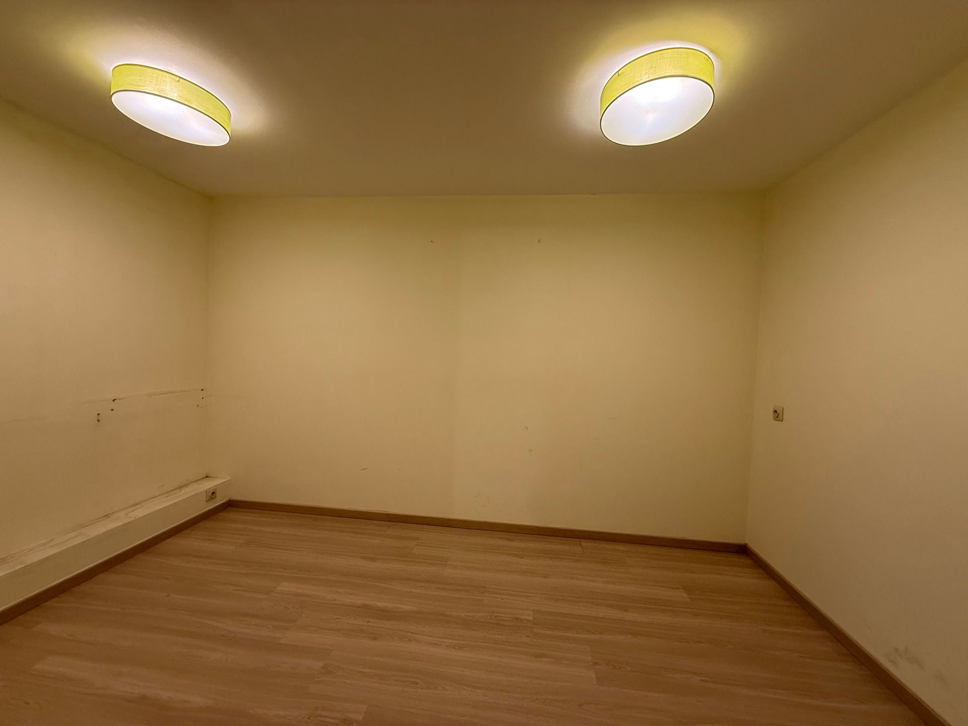 Te renoveren winkel + appartement + stockage foto 9