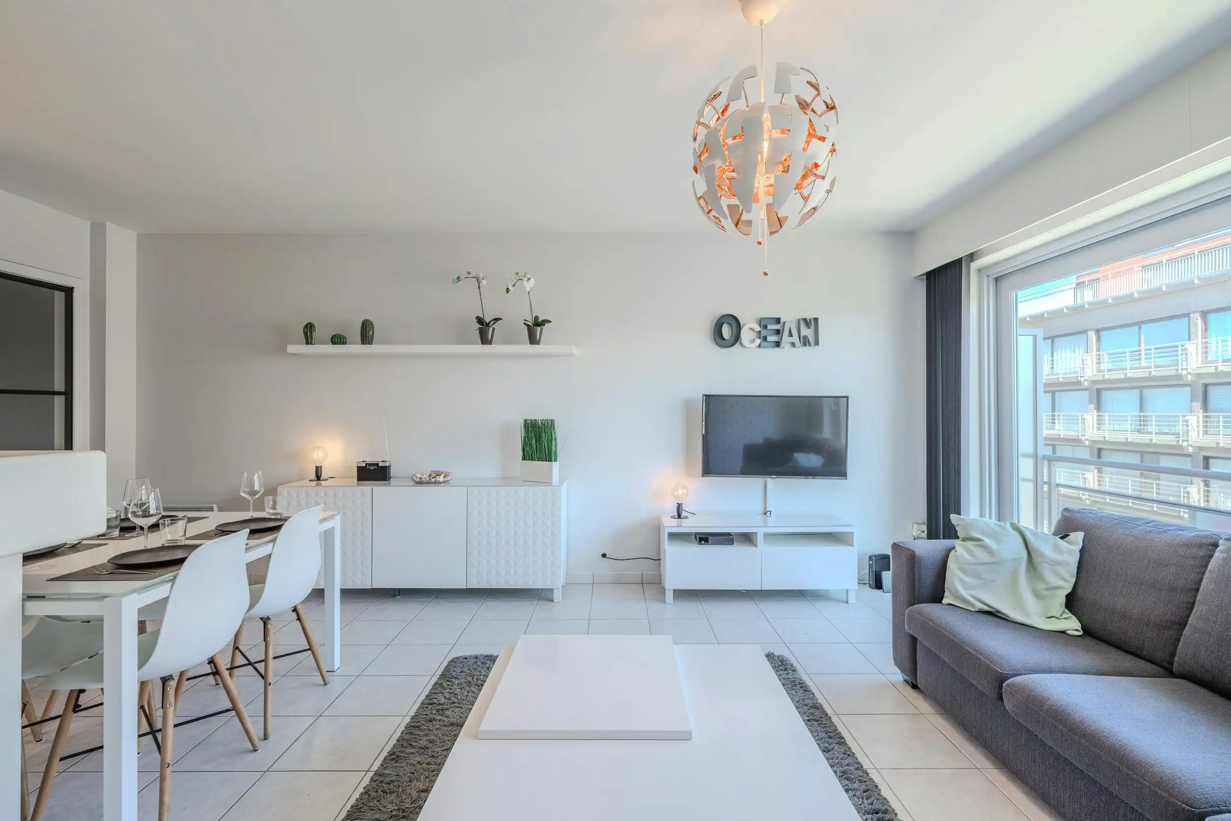 Prachtig appartement met 2 slaapkamers en zijdelings zeezicht !  foto 3