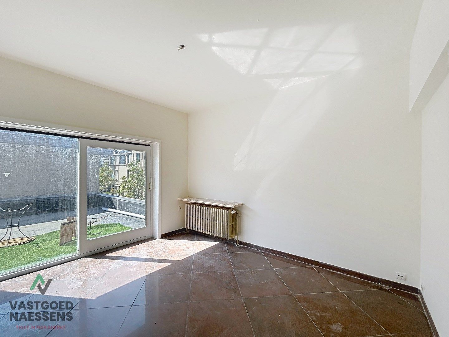 HOEKWONING MET 5 SLPK - INPANDIGE LOODS- GARAGE EN TERRAS foto 12