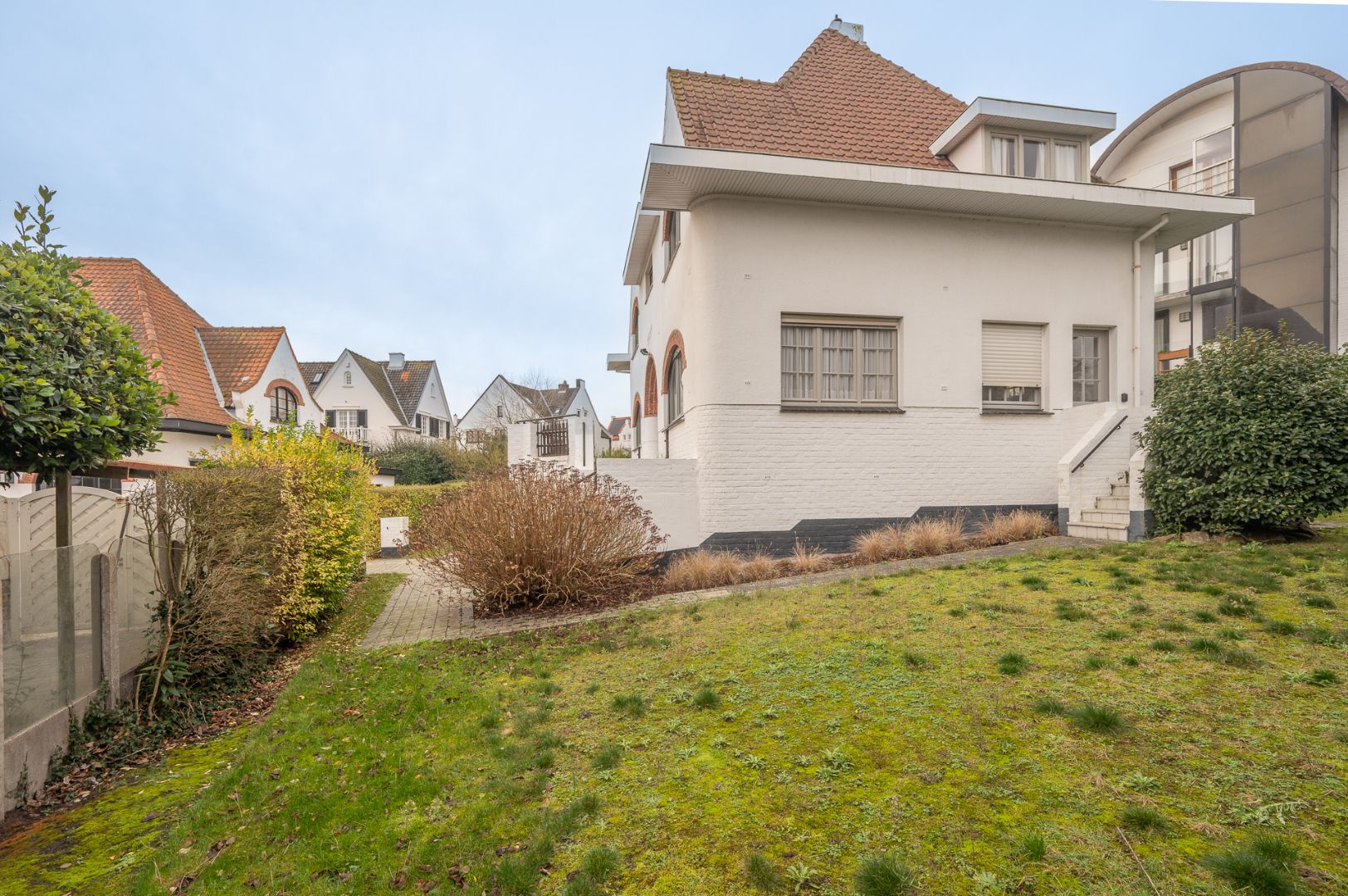 Charmante alleenstaande te renoveren villa vlakbij het strand van Duinbergen foto 6