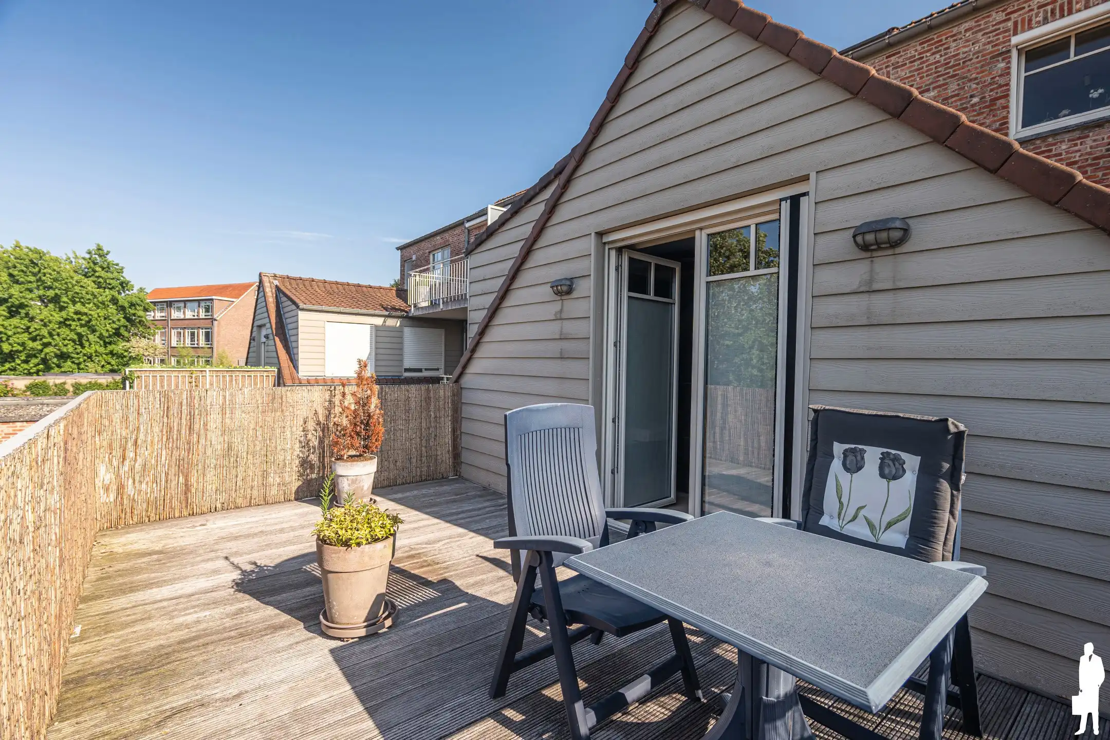 Twee-slaapkamerappartement met terras en garagebox foto 10