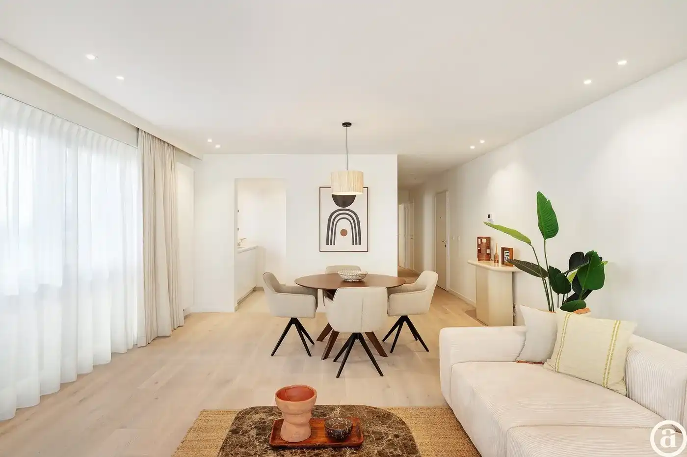 Lichtrijk hoekappartement met zijdelings zeezicht, centrum   foto 7