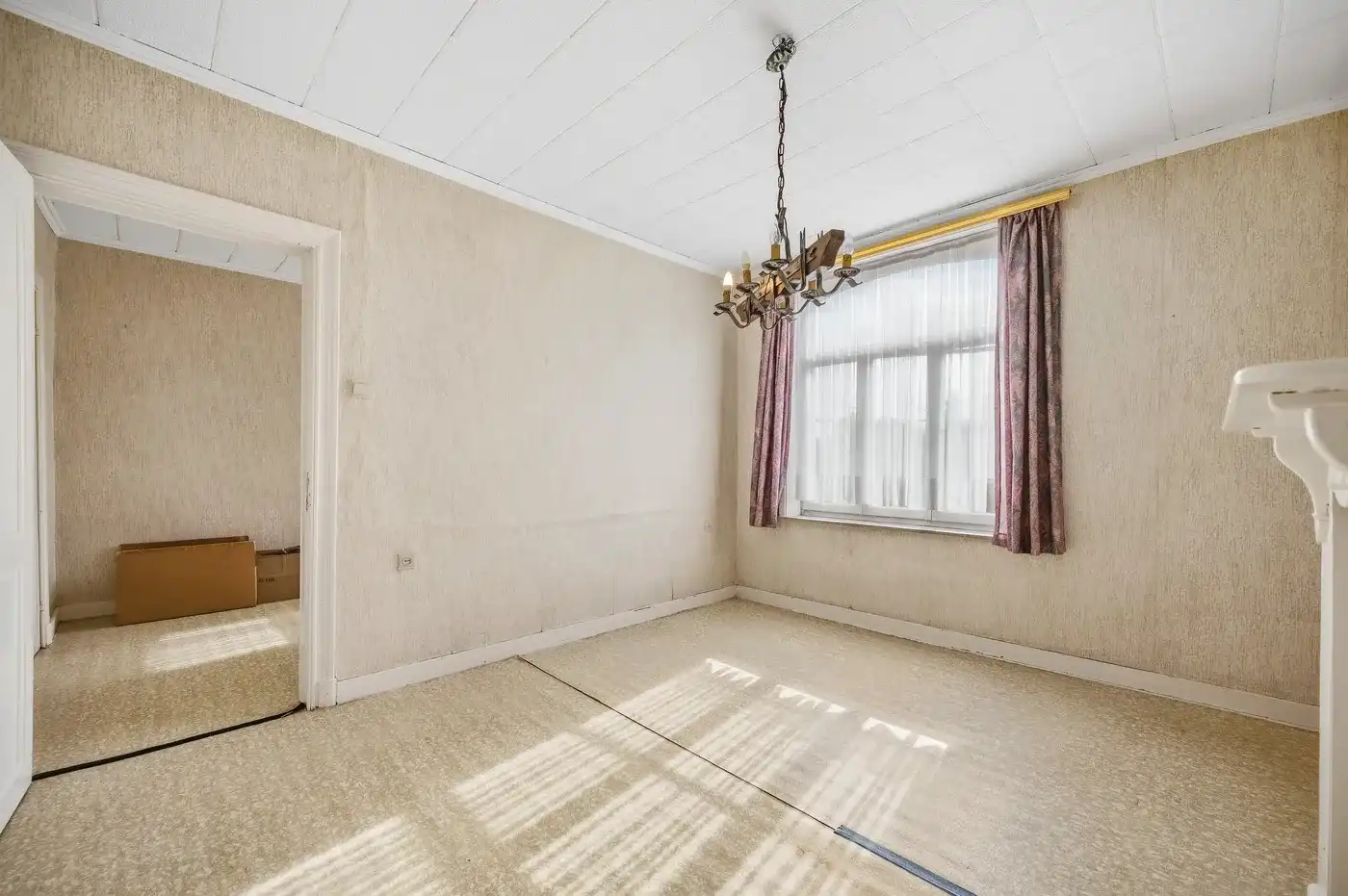 Charmante renovatiewoning met grote tuin en garage op royaal perceel foto 15