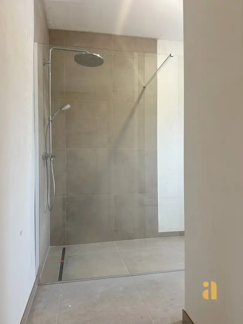 Energiezuinig net gerenoveerd appartement met tuin foto 6